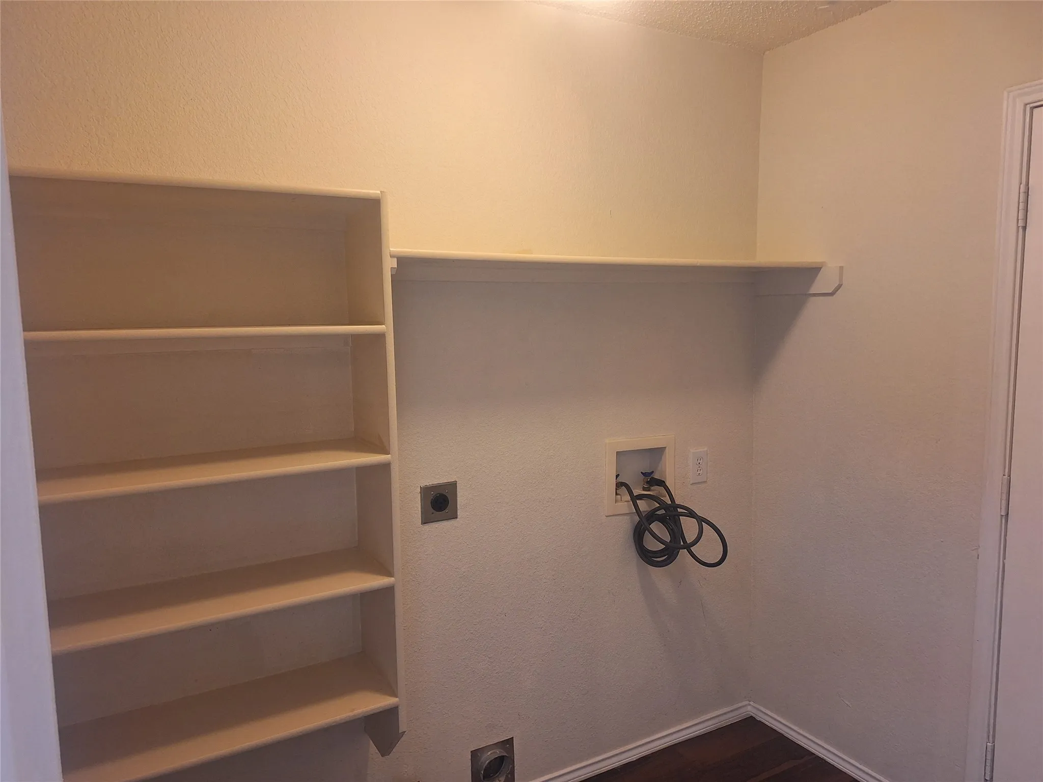 Single Family Residence For Rent in Tarrant County , 3516 Paladin Place, Fort Worth, Texas 76137, 3 Bedroom, 2 Bathroom, 2 Garage spaces, 1,859 Sqft, built in 1998, mls#21375067, Real Estate Agent in Fort Worth, Homes For Rent in Tarrant county, Homes For Rent in Fort Worth, Realtor in Fort Worth Texas, Real Estate Brokerage Independent Realty Texas, Luminita Cordes Realtor