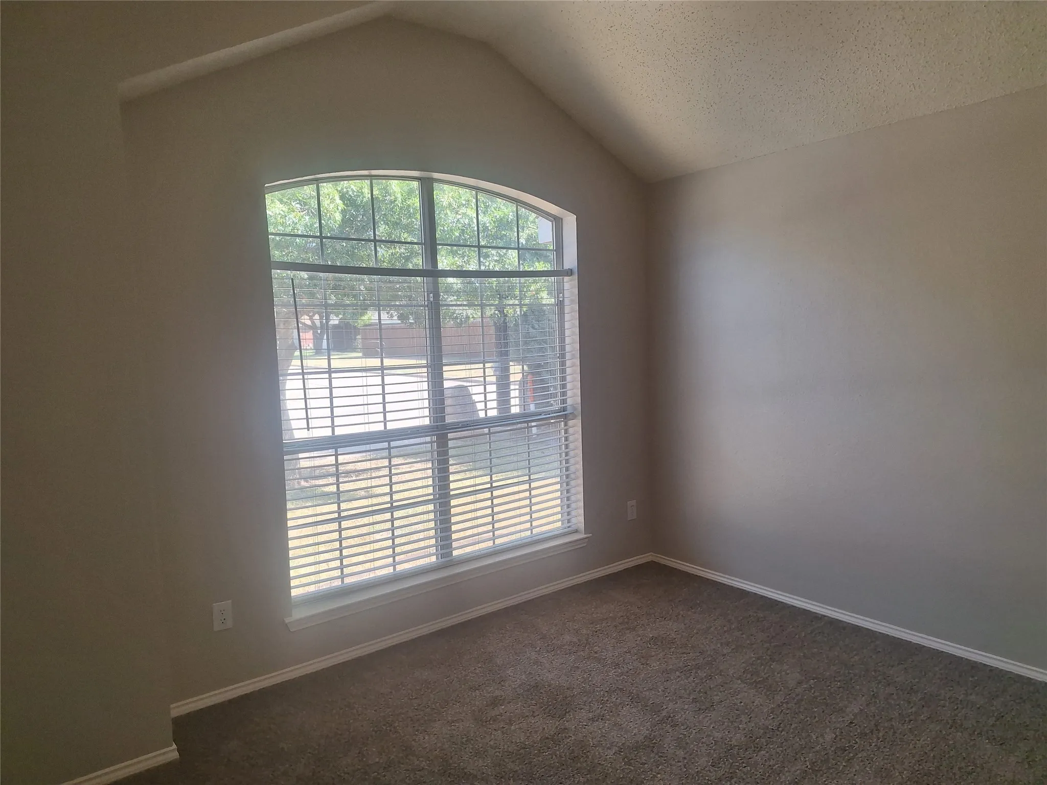 Single Family Residence For Rent in Tarrant County , 3516 Paladin Place, Fort Worth, Texas 76137, 3 Bedroom, 2 Bathroom, 2 Garage spaces, 1,859 Sqft, built in 1998, mls#21375067, Real Estate Agent in Fort Worth, Homes For Rent in Tarrant county, Homes For Rent in Fort Worth, Realtor in Fort Worth Texas, Real Estate Brokerage Independent Realty Texas, Luminita Cordes Realtor