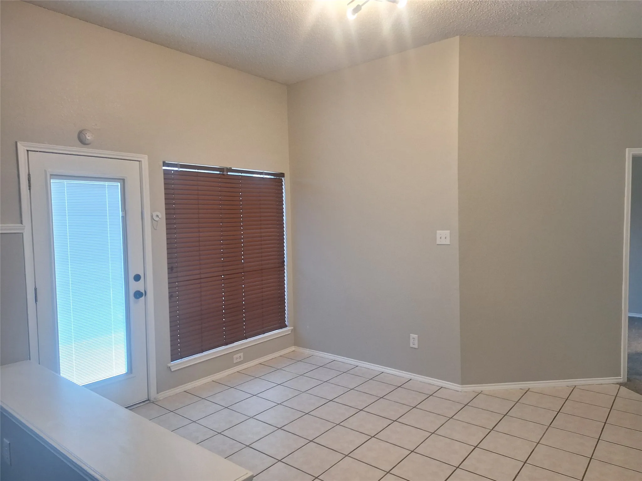 Single Family Residence For Rent in Tarrant County , 3516 Paladin Place, Fort Worth, Texas 76137, 3 Bedroom, 2 Bathroom, 2 Garage spaces, 1,859 Sqft, built in 1998, mls#21375067, Real Estate Agent in Fort Worth, Homes For Rent in Tarrant county, Homes For Rent in Fort Worth, Realtor in Fort Worth Texas, Real Estate Brokerage Independent Realty Texas, Luminita Cordes Realtor