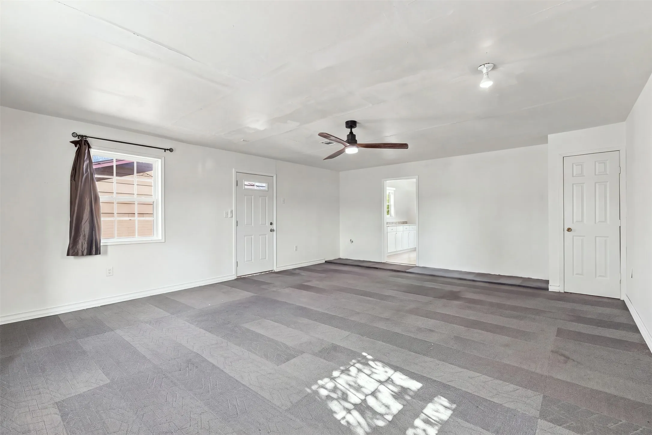 Single Family Residence For Sale in Dallas County , 4207 Rainier Street, Irving, Texas 75062, 3 Bedroom, 2 Bathroom, Garage spaces, 2,008 Sqft, built in 1966, mls#21372290, Real Estate Agent in Irving, Homes For Sale in Dallas county, Homes For Sale in Irving, Realtor in Irving Texas, Real Estate Brokerage Independent Realty Texas, Luminita Cordes Realtor