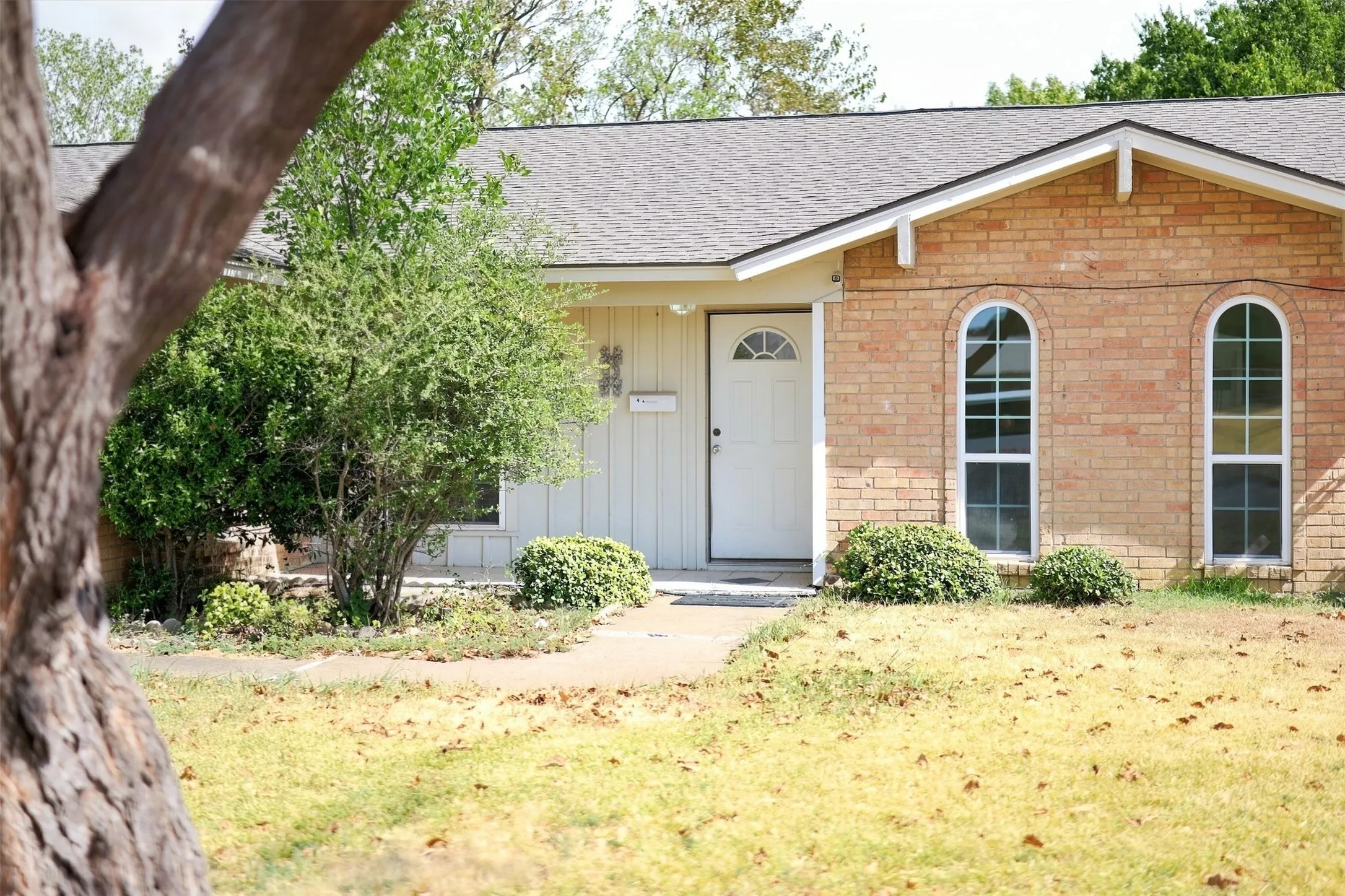 Single Family Residence For Sale in Dallas County , 4207 Rainier Street, Irving, Texas 75062, 3 Bedroom, 2 Bathroom, Garage spaces, 2,008 Sqft, built in 1966, mls#21372290, Real Estate Agent in Irving, Homes For Sale in Dallas county, Homes For Sale in Irving, Realtor in Irving Texas, Real Estate Brokerage Independent Realty Texas, Luminita Cordes Realtor