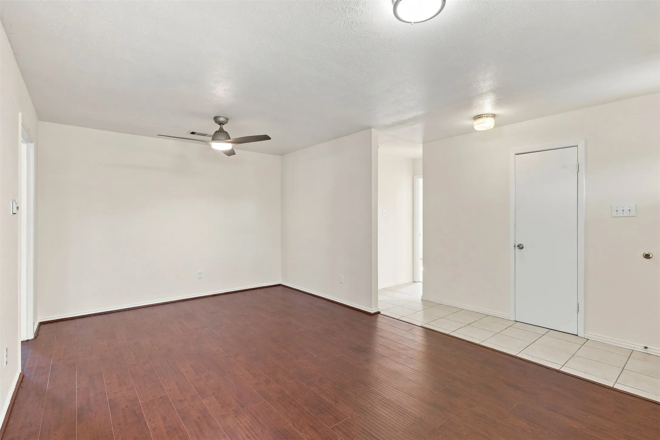 Single Family Residence For Sale in Dallas County , 4207 Rainier Street, Irving, Texas 75062, 3 Bedroom, 2 Bathroom, Garage spaces, 2,008 Sqft, built in 1966, mls#21372290, Real Estate Agent in Irving, Homes For Sale in Dallas county, Homes For Sale in Irving, Realtor in Irving Texas, Real Estate Brokerage Independent Realty Texas, Luminita Cordes Realtor