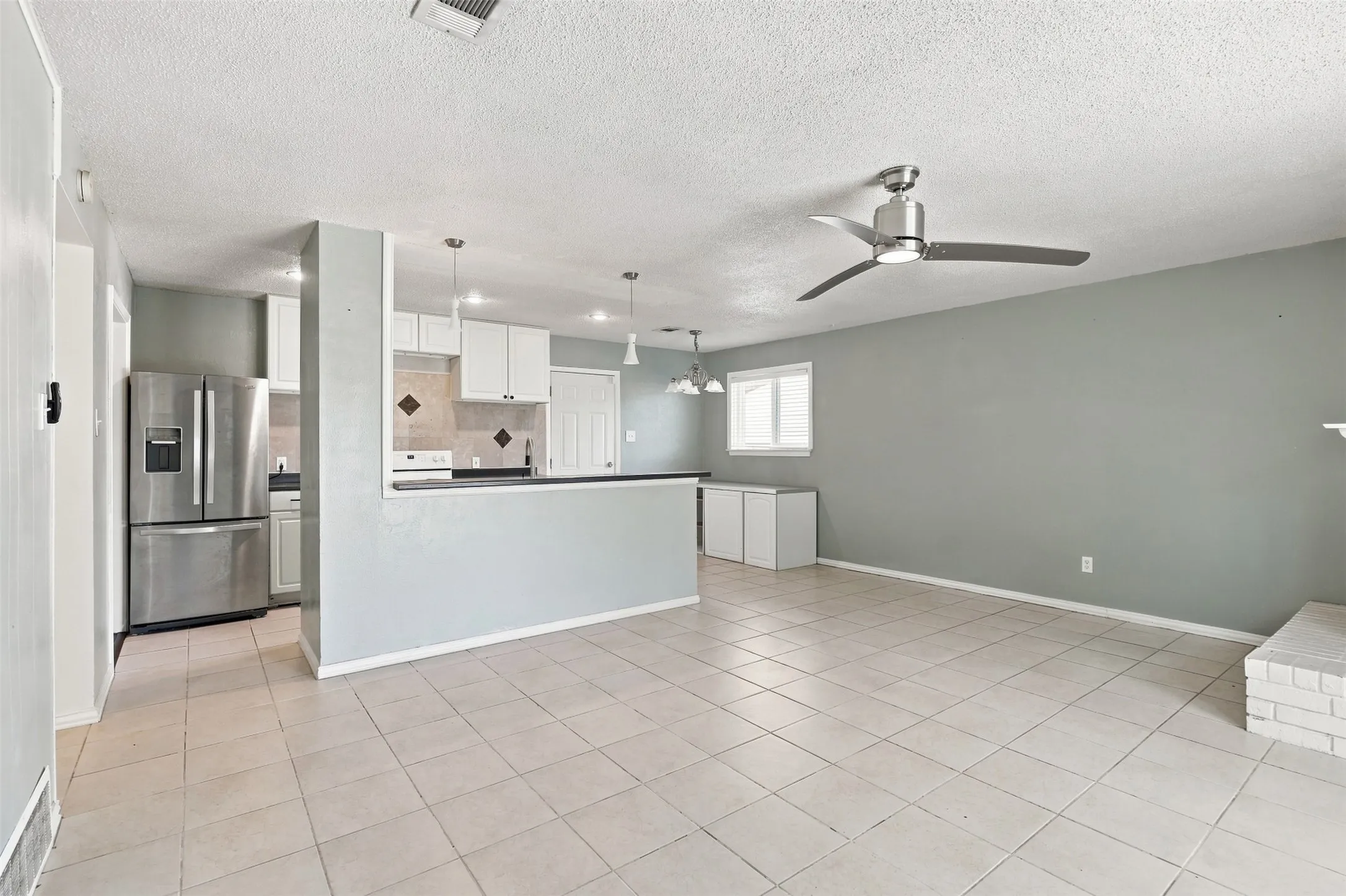 Single Family Residence For Sale in Dallas County , 4207 Rainier Street, Irving, Texas 75062, 3 Bedroom, 2 Bathroom, Garage spaces, 2,008 Sqft, built in 1966, mls#21372290, Real Estate Agent in Irving, Homes For Sale in Dallas county, Homes For Sale in Irving, Realtor in Irving Texas, Real Estate Brokerage Independent Realty Texas, Luminita Cordes Realtor