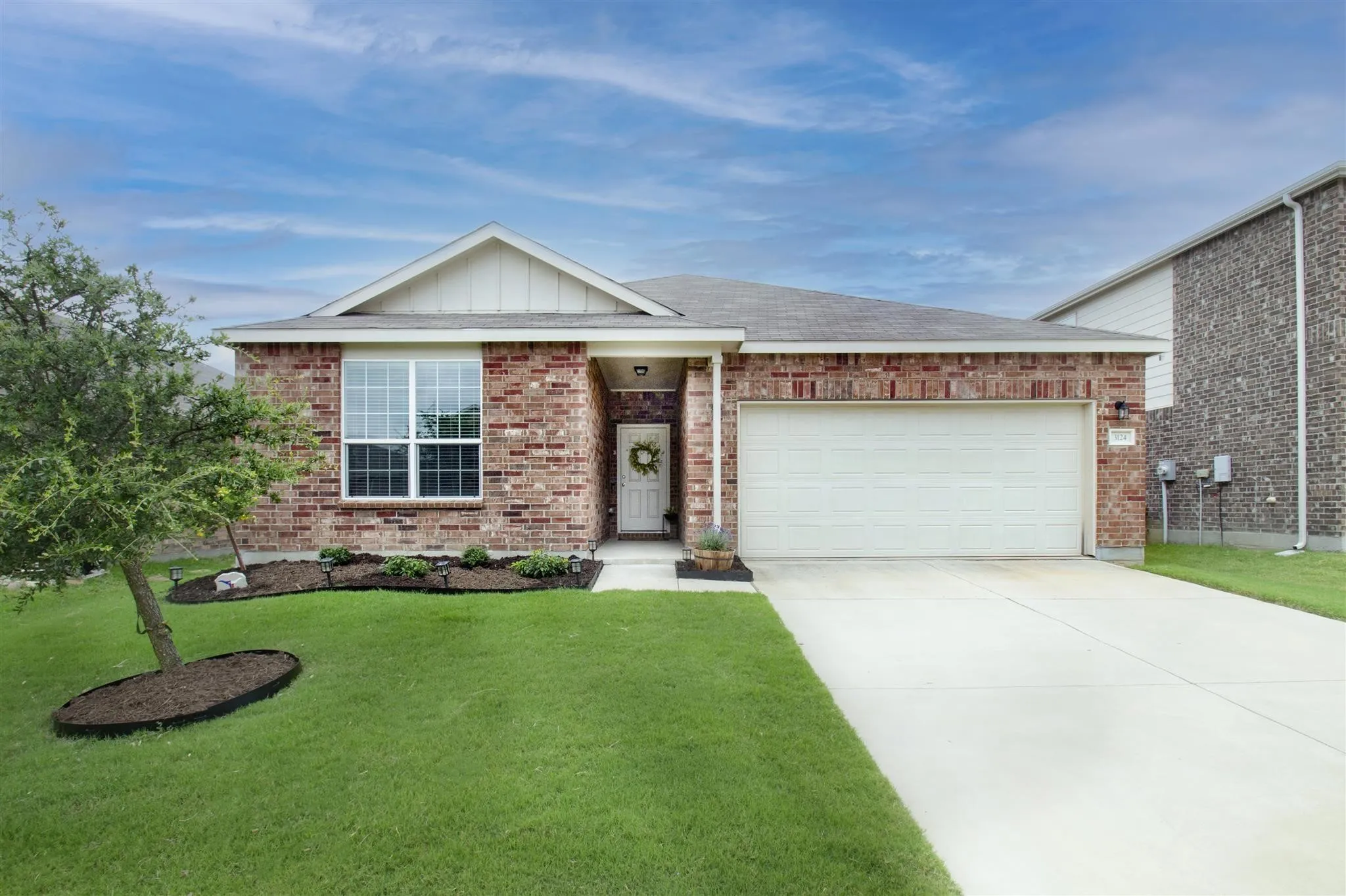 Single Family Residence For Rent in Denton County , 3124 Walker Creek Drive, Little Elm, Texas 75068, 3 Bedroom, 2 Bathroom, 2 Garage spaces, 1,650 Sqft, built in 2017, mls#21375120, Real Estate Agent in Little Elm, Homes For Rent in Denton county, Homes For Rent in Little Elm, Realtor in Little Elm Texas, Real Estate Brokerage Independent Realty Texas, Luminita Cordes Realtor