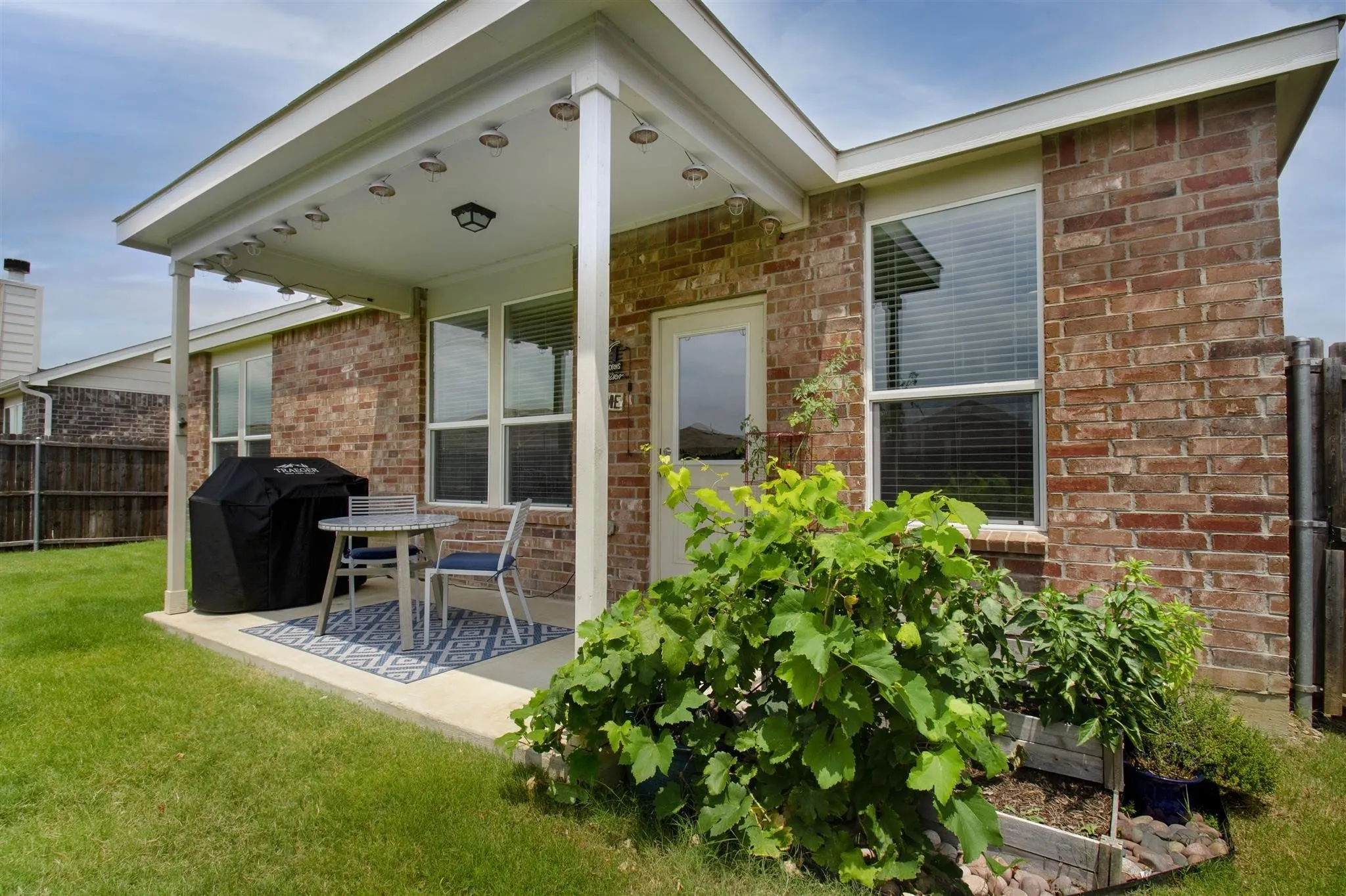 Single Family Residence For Rent in Denton County , 3124 Walker Creek Drive, Little Elm, Texas 75068, 3 Bedroom, 2 Bathroom, 2 Garage spaces, 1,650 Sqft, built in 2017, mls#21375120, Real Estate Agent in Little Elm, Homes For Rent in Denton county, Homes For Rent in Little Elm, Realtor in Little Elm Texas, Real Estate Brokerage Independent Realty Texas, Luminita Cordes Realtor