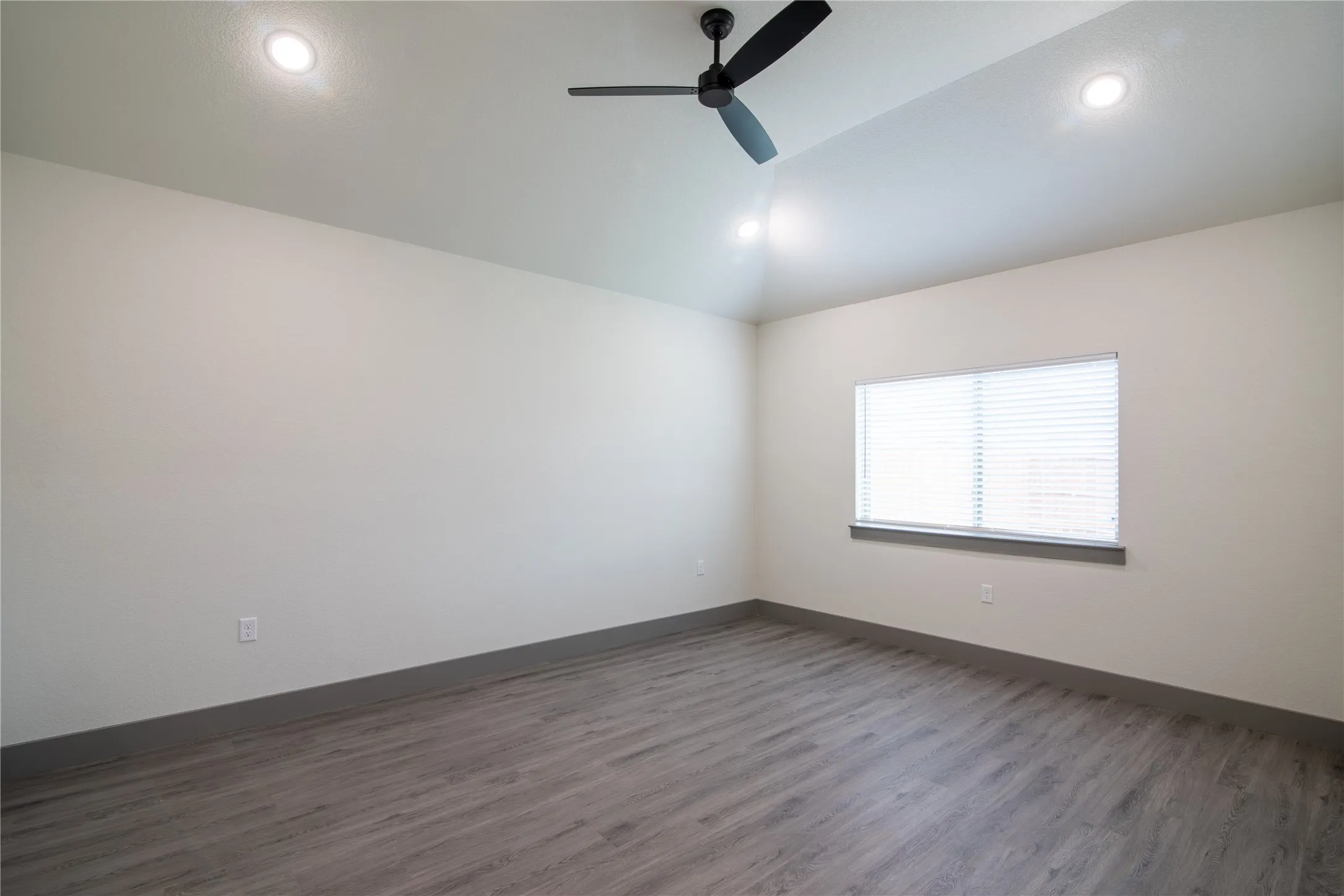 Single Family Residence For Sale in Johnson County , 13532 Stage Coach Lane, Cresson, Texas 76035, 3 Bedroom, 2 Bathroom, 2 Garage spaces, 1,825 Sqft, built in 2026, mls#21375145, Real Estate Agent in Cresson, Homes For Sale in Johnson county, Homes For Sale in Cresson, Realtor in Cresson Texas, Real Estate Brokerage Independent Realty Texas, Luminita Cordes Realtor
