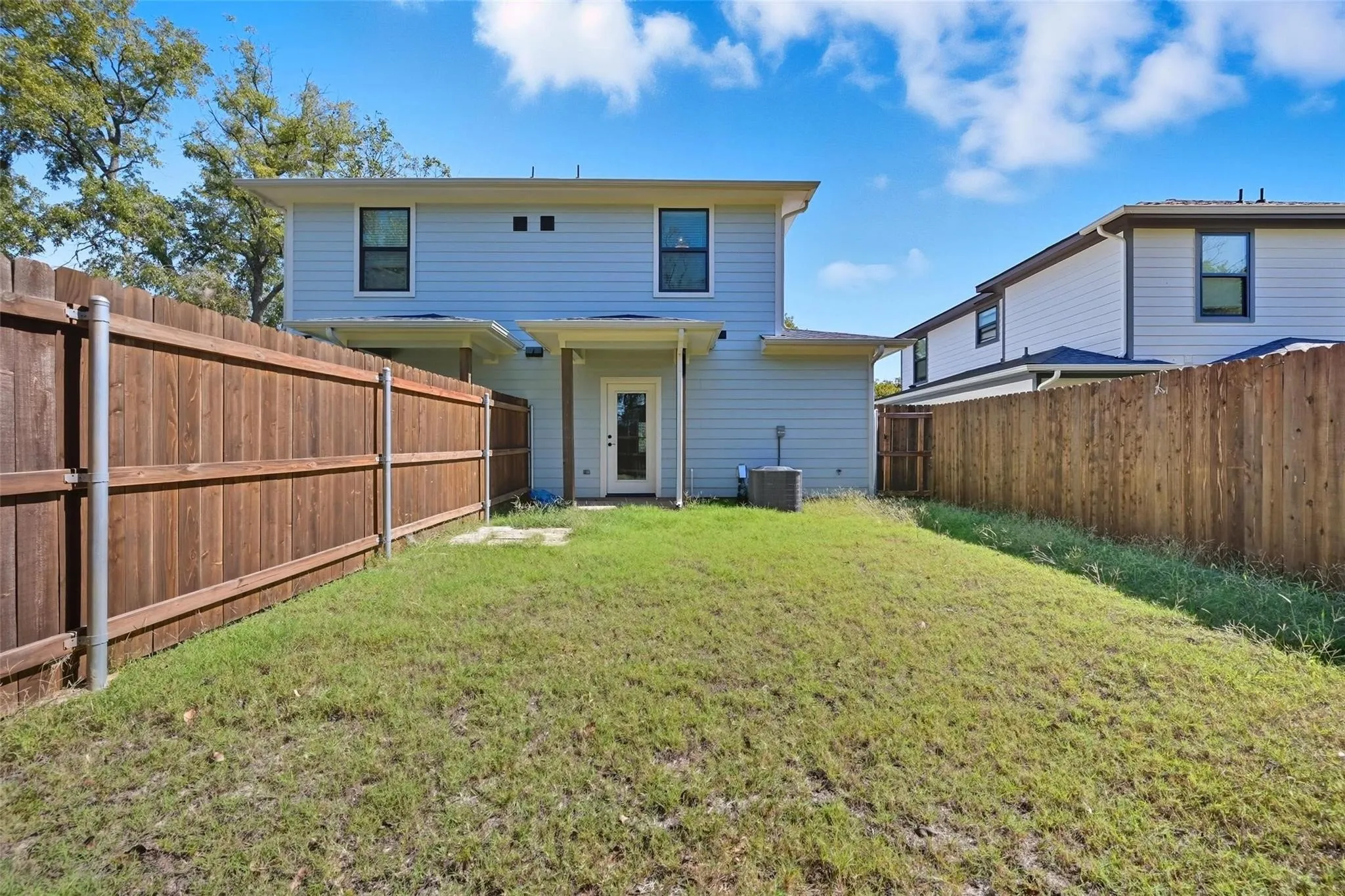 Duplex For Sale in Grayson County , 1309 S 5th Avenue, Denison, Texas 75021, 6 Bedroom, 6 Bathroom, Garage spaces, 0 Sqft, built in 2022, mls#21375146, Real Estate Agent in Denison, Homes For Sale in Grayson county, Homes For Sale in Denison, Realtor in Denison Texas, Real Estate Brokerage Independent Realty Texas, Luminita Cordes Realtor