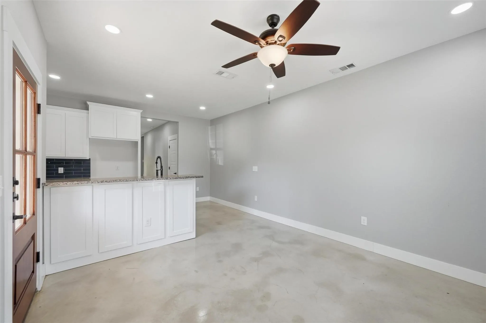 Duplex For Sale in Grayson County , 1309 S 5th Avenue, Denison, Texas 75021, 6 Bedroom, 6 Bathroom, Garage spaces, 0 Sqft, built in 2022, mls#21375146, Real Estate Agent in Denison, Homes For Sale in Grayson county, Homes For Sale in Denison, Realtor in Denison Texas, Real Estate Brokerage Independent Realty Texas, Luminita Cordes Realtor