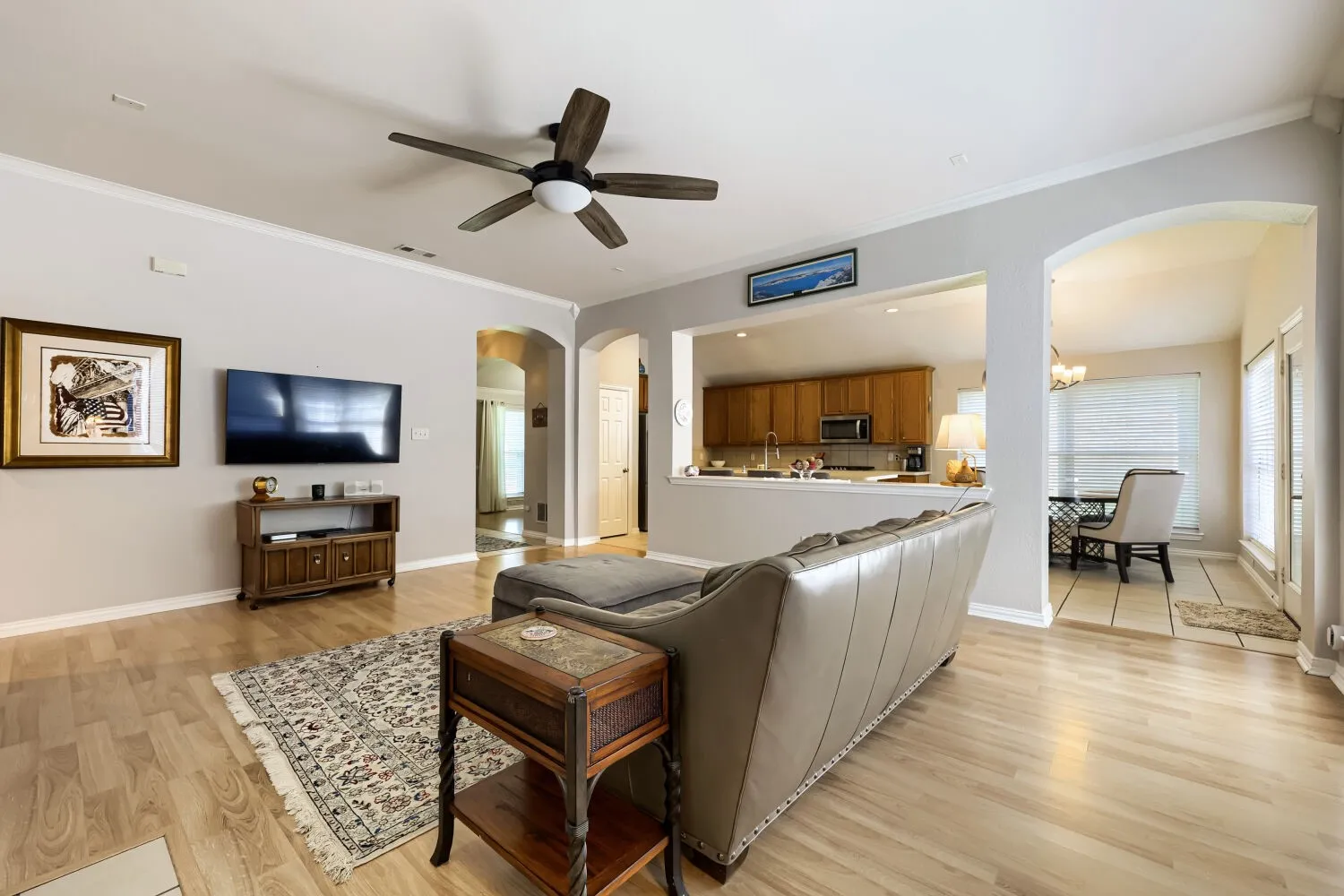 Single Family Residence For Sale in Tarrant County , 2302 Hodges Place, Mansfield, Texas 76063, 3 Bedroom, 2 Bathroom, 2 Garage spaces, 1,948 Sqft, built in 2000, mls#21370347, Real Estate Agent in Mansfield, Homes For Sale in Tarrant county, Homes For Sale in Mansfield, Realtor in Mansfield Texas, Real Estate Brokerage Independent Realty Texas, Luminita Cordes Realtor