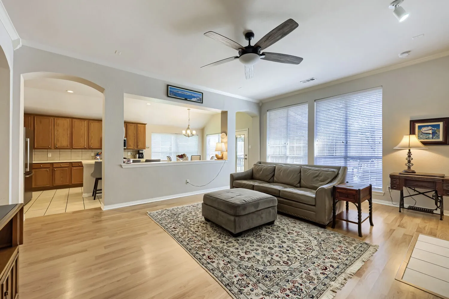 Single Family Residence For Sale in Tarrant County , 2302 Hodges Place, Mansfield, Texas 76063, 3 Bedroom, 2 Bathroom, 2 Garage spaces, 1,948 Sqft, built in 2000, mls#21370347, Real Estate Agent in Mansfield, Homes For Sale in Tarrant county, Homes For Sale in Mansfield, Realtor in Mansfield Texas, Real Estate Brokerage Independent Realty Texas, Luminita Cordes Realtor