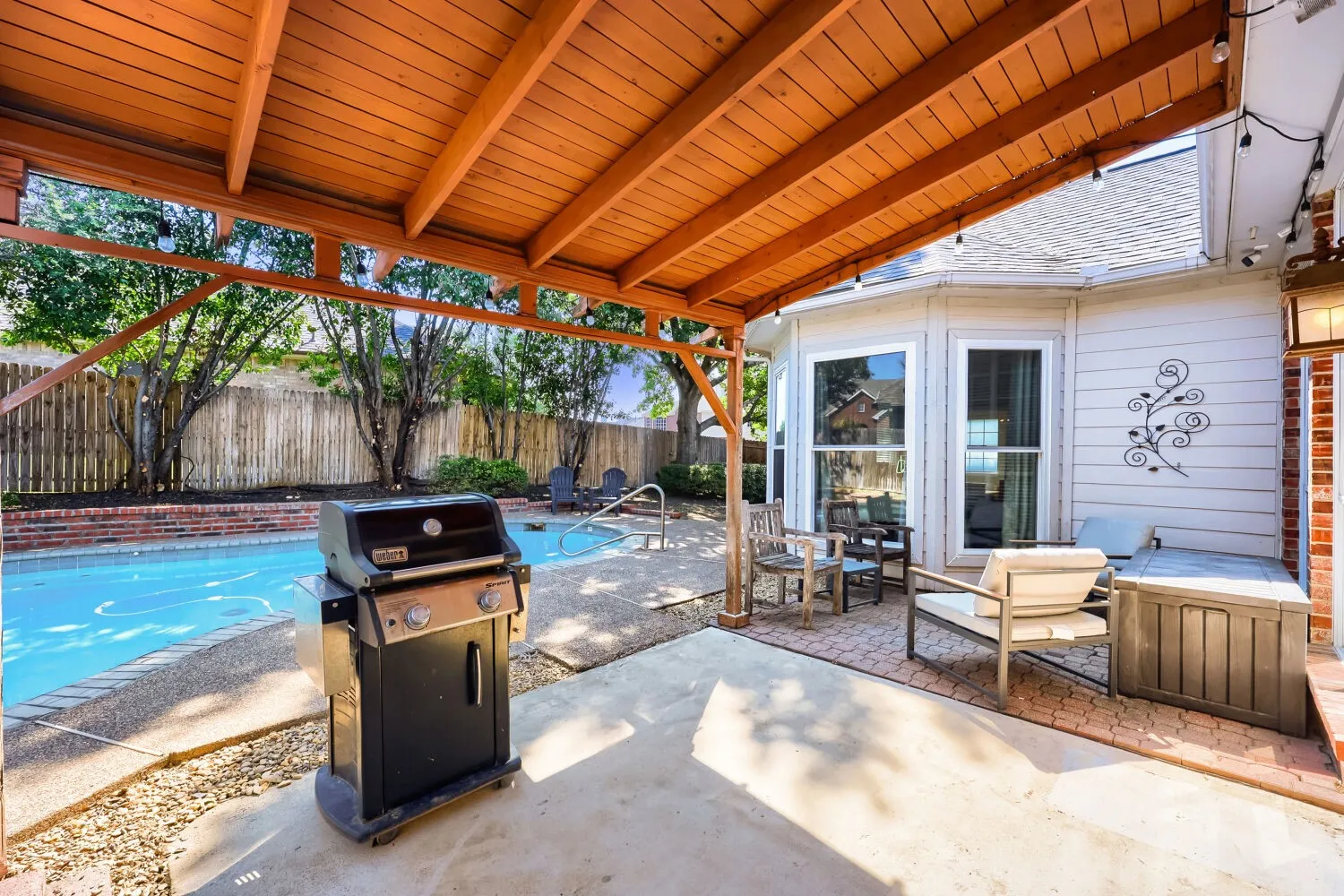 Single Family Residence For Sale in Tarrant County , 2302 Hodges Place, Mansfield, Texas 76063, 3 Bedroom, 2 Bathroom, 2 Garage spaces, 1,948 Sqft, built in 2000, mls#21370347, Real Estate Agent in Mansfield, Homes For Sale in Tarrant county, Homes For Sale in Mansfield, Realtor in Mansfield Texas, Real Estate Brokerage Independent Realty Texas, Luminita Cordes Realtor
