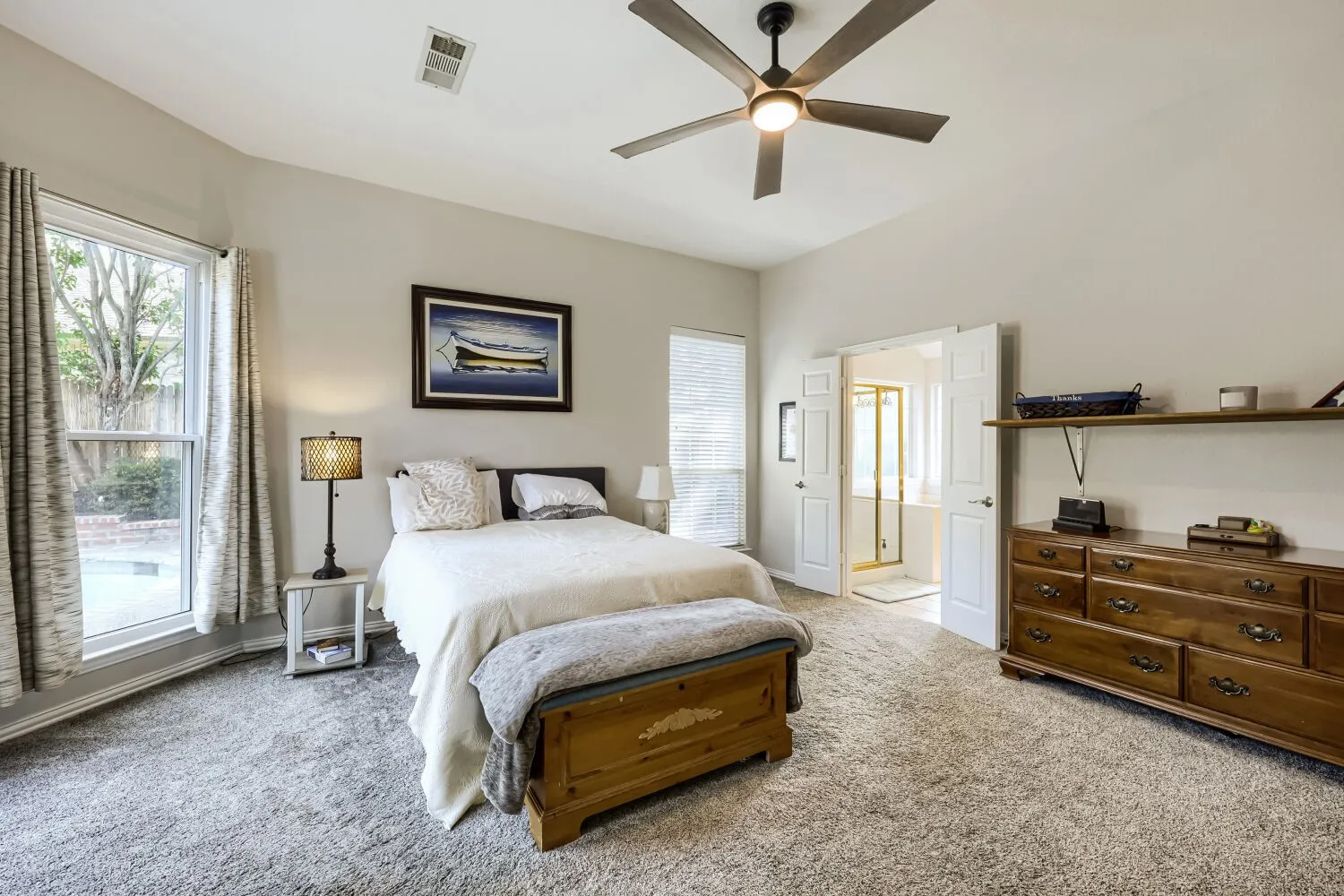 Single Family Residence For Sale in Tarrant County , 2302 Hodges Place, Mansfield, Texas 76063, 3 Bedroom, 2 Bathroom, 2 Garage spaces, 1,948 Sqft, built in 2000, mls#21370347, Real Estate Agent in Mansfield, Homes For Sale in Tarrant county, Homes For Sale in Mansfield, Realtor in Mansfield Texas, Real Estate Brokerage Independent Realty Texas, Luminita Cordes Realtor