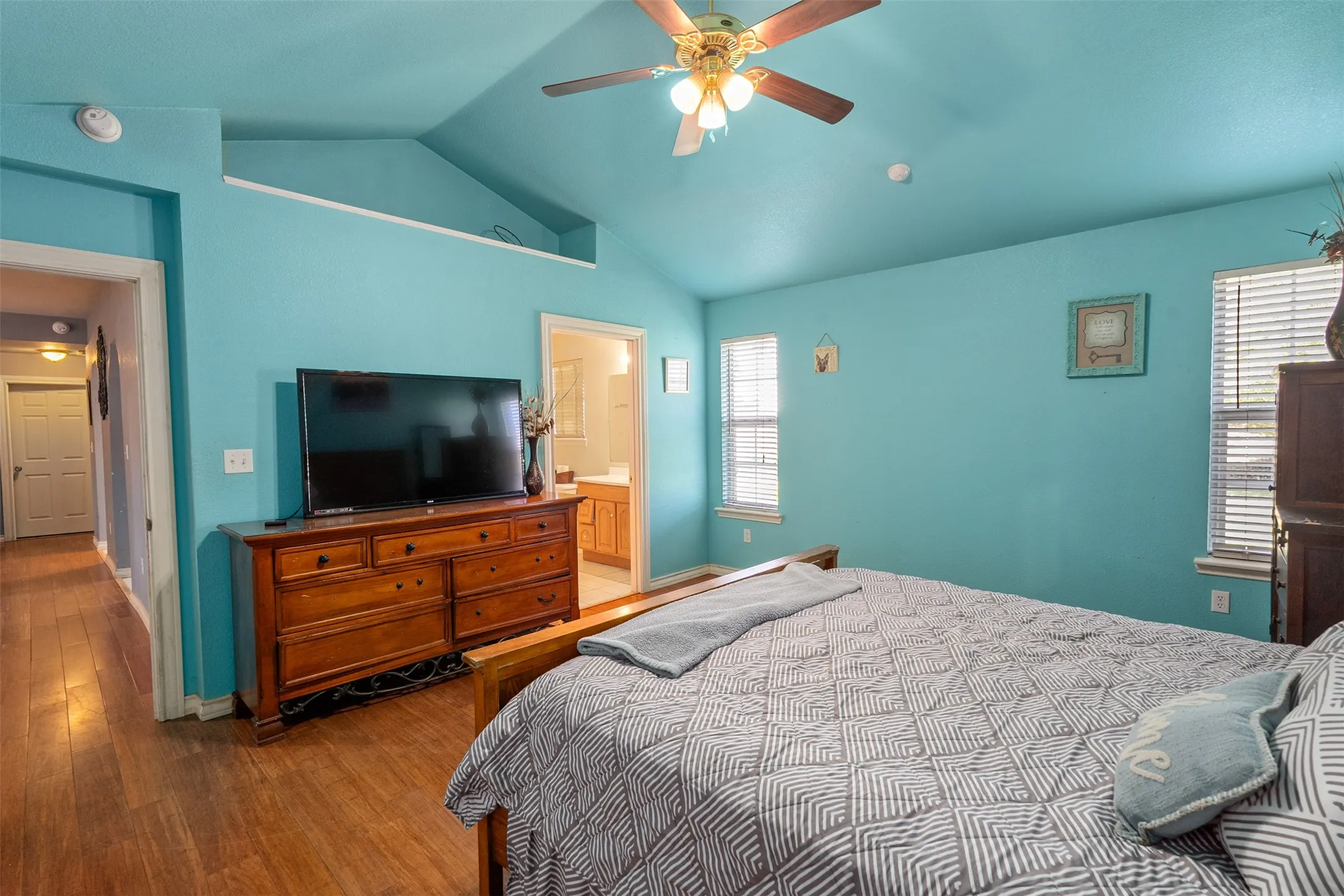 Single Family Residence For Sale in Henderson County , 239 Seacraft Drive, Gun Barrel City, Texas 75156, 3 Bedroom, 2 Bathroom, 1 Garage spaces, 1,663 Sqft, built in 2008, mls#21375150, Real Estate Agent in Gun Barrel City, Homes For Sale in Henderson county, Homes For Sale in Gun Barrel City, Realtor in Gun Barrel City Texas, Real Estate Brokerage Independent Realty Texas, Luminita Cordes Realtor