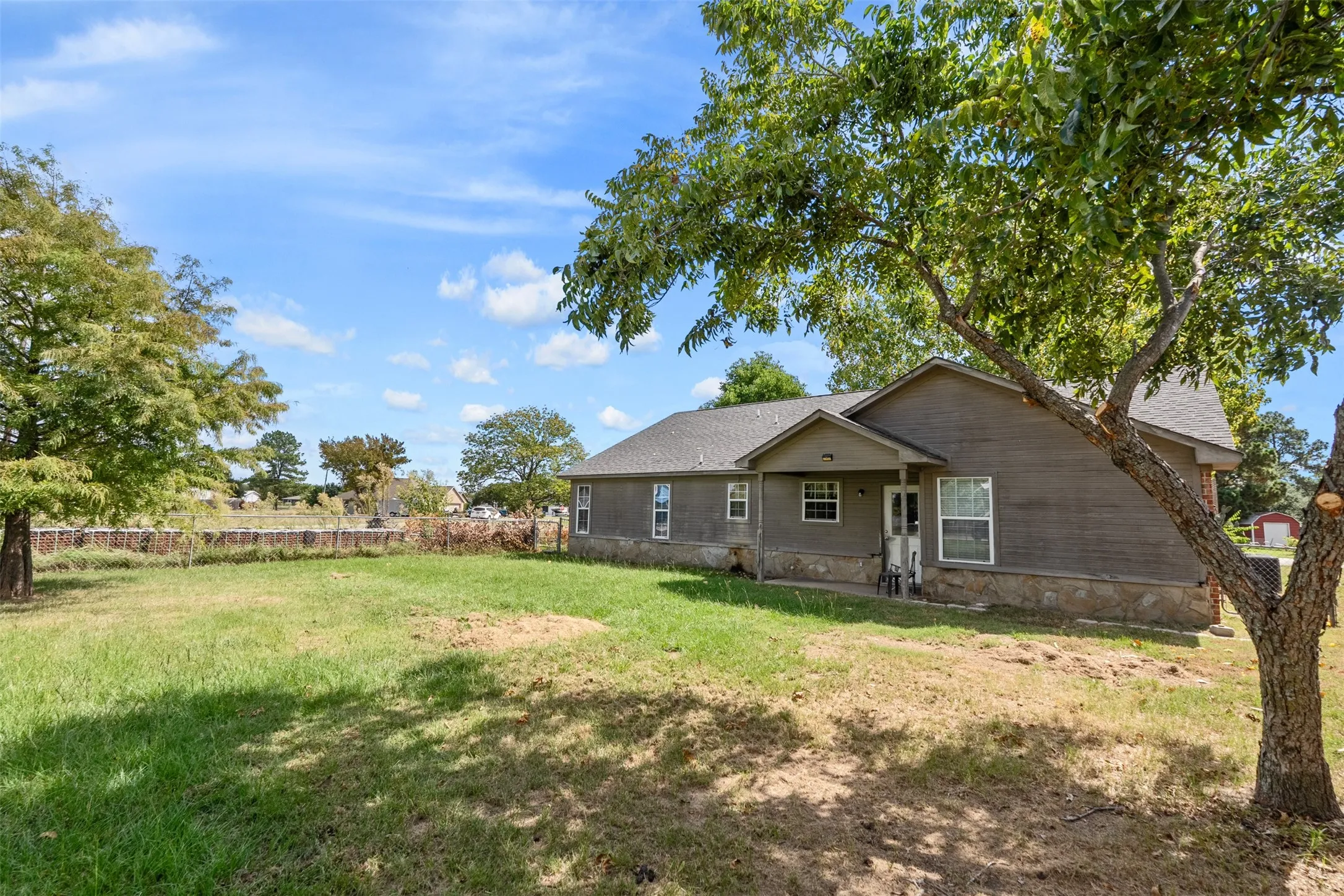 Single Family Residence For Sale in Henderson County , 239 Seacraft Drive, Gun Barrel City, Texas 75156, 3 Bedroom, 2 Bathroom, 1 Garage spaces, 1,663 Sqft, built in 2008, mls#21375150, Real Estate Agent in Gun Barrel City, Homes For Sale in Henderson county, Homes For Sale in Gun Barrel City, Realtor in Gun Barrel City Texas, Real Estate Brokerage Independent Realty Texas, Luminita Cordes Realtor