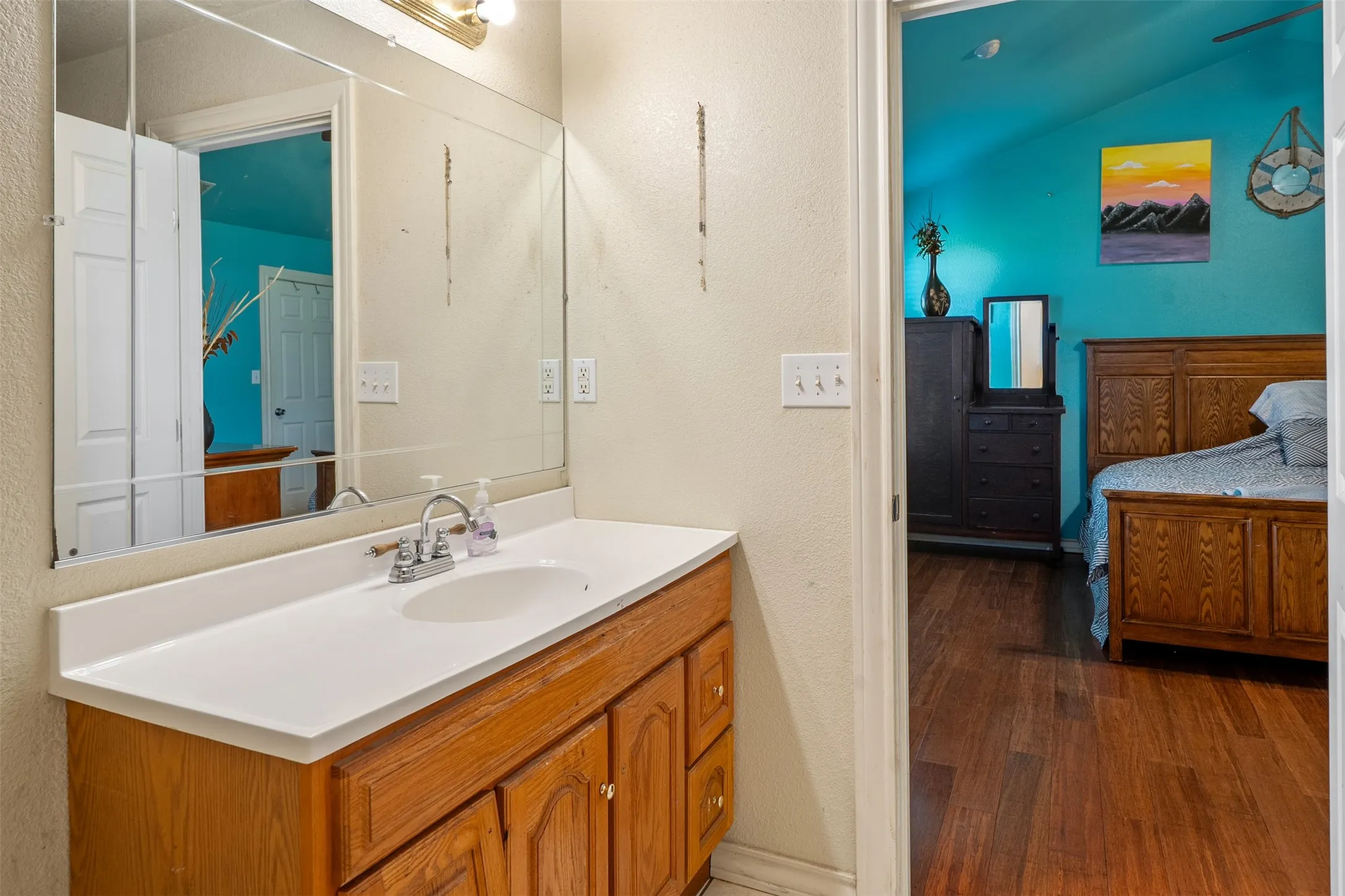 Single Family Residence For Sale in Henderson County , 239 Seacraft Drive, Gun Barrel City, Texas 75156, 3 Bedroom, 2 Bathroom, 1 Garage spaces, 1,663 Sqft, built in 2008, mls#21375150, Real Estate Agent in Gun Barrel City, Homes For Sale in Henderson county, Homes For Sale in Gun Barrel City, Realtor in Gun Barrel City Texas, Real Estate Brokerage Independent Realty Texas, Luminita Cordes Realtor