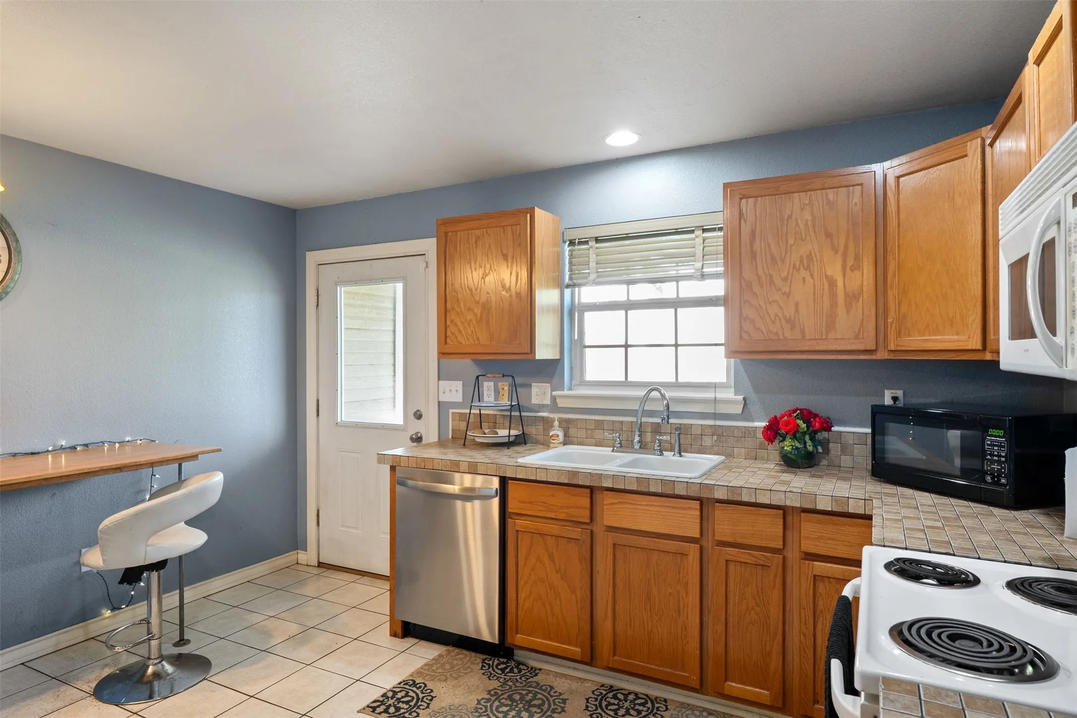 Single Family Residence For Sale in Henderson County , 239 Seacraft Drive, Gun Barrel City, Texas 75156, 3 Bedroom, 2 Bathroom, 1 Garage spaces, 1,663 Sqft, built in 2008, mls#21375150, Real Estate Agent in Gun Barrel City, Homes For Sale in Henderson county, Homes For Sale in Gun Barrel City, Realtor in Gun Barrel City Texas, Real Estate Brokerage Independent Realty Texas, Luminita Cordes Realtor