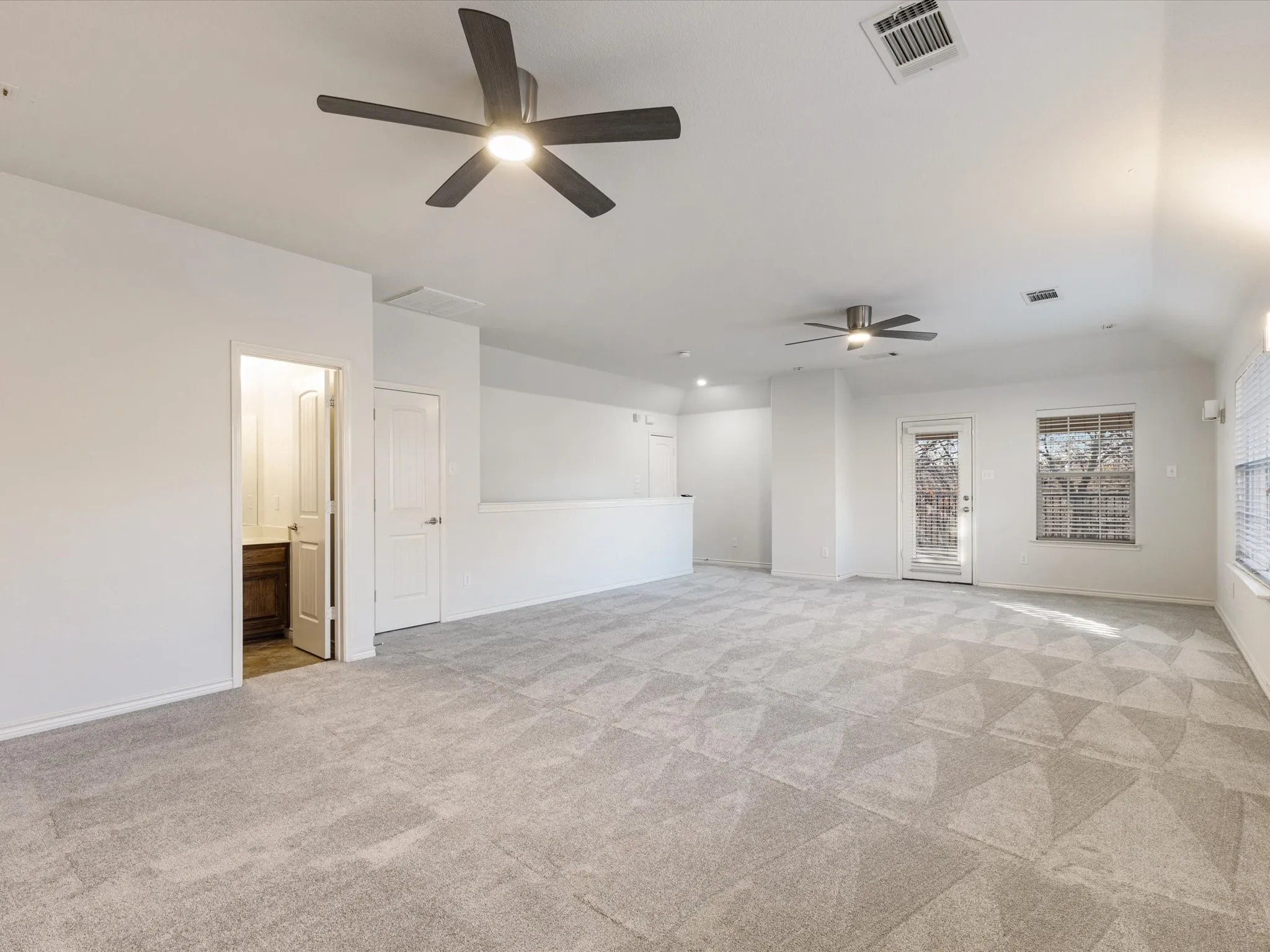 Single Family Residence For Sale in Collin County , 3700 Blanco Creek Trail, Mc Kinney, Texas 75070, 4 Bedroom, 3 Bathroom, 2 Garage spaces, 3,030 Sqft, built in 2007, mls#21370852, Real Estate Agent in Mc Kinney, Homes For Sale in Collin county, Homes For Sale in Mc Kinney, Realtor in Mc Kinney Texas, Real Estate Brokerage Independent Realty Texas, Luminita Cordes Realtor