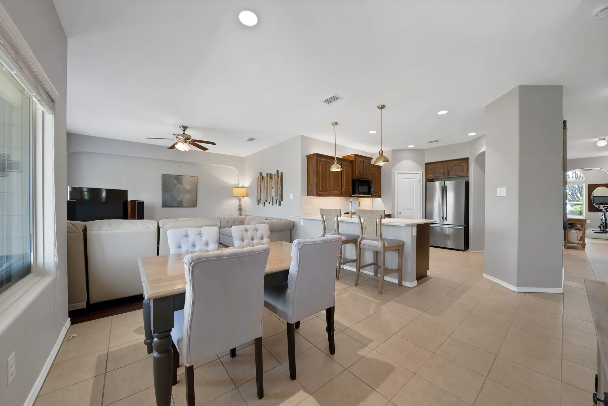 Single Family Residence For Sale in Tarrant County , 9644 Willow Branch Way, Fort Worth, Texas 76036, 3 Bedroom, 2 Bathroom, 2 Garage spaces, 1,802 Sqft, built in 2014, mls#21375130, Real Estate Agent in Fort Worth, Homes For Sale in Tarrant county, Homes For Sale in Fort Worth, Realtor in Fort Worth Texas, Real Estate Brokerage Independent Realty Texas, Luminita Cordes Realtor