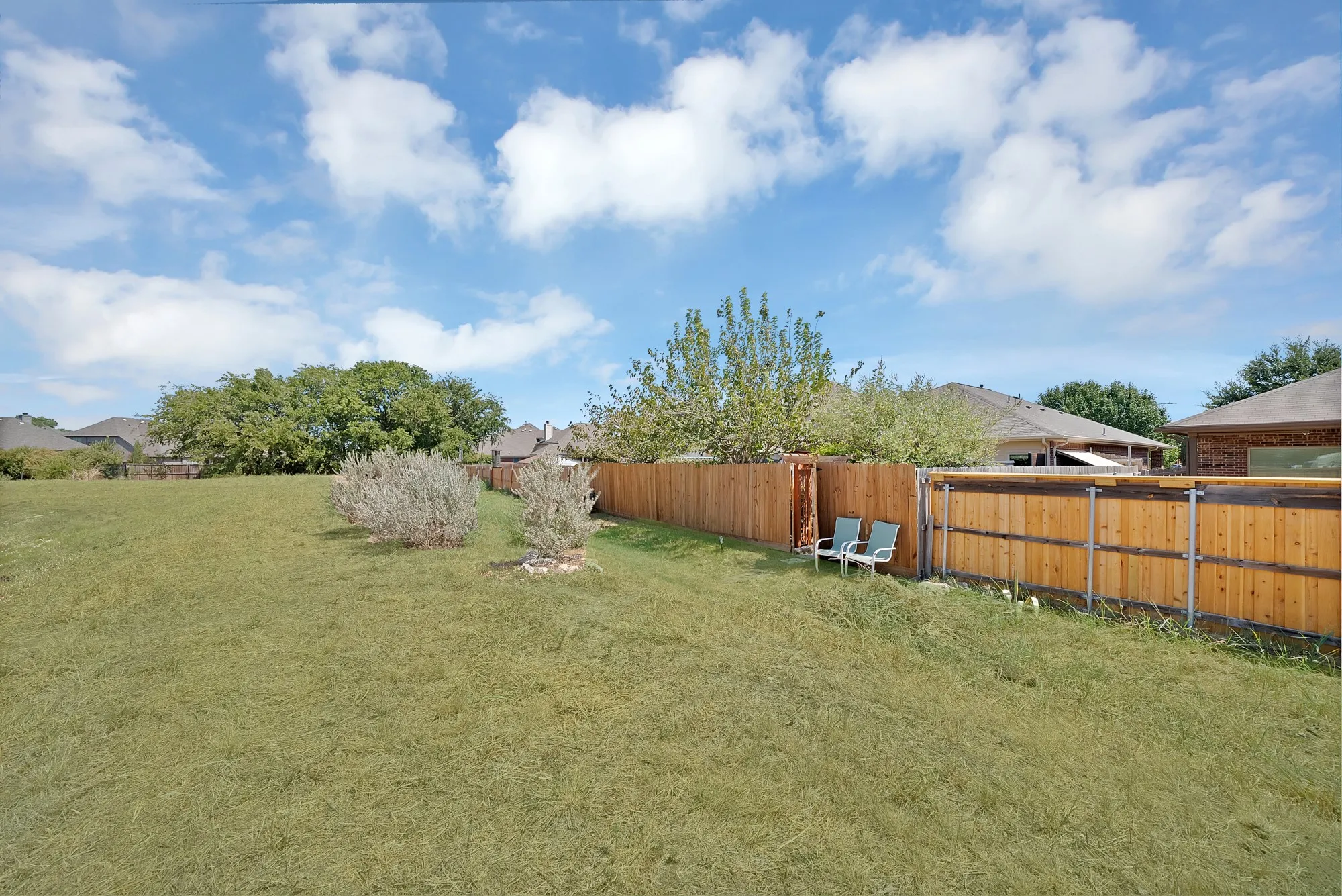 Single Family Residence For Sale in Tarrant County , 9644 Willow Branch Way, Fort Worth, Texas 76036, 3 Bedroom, 2 Bathroom, 2 Garage spaces, 1,802 Sqft, built in 2014, mls#21375130, Real Estate Agent in Fort Worth, Homes For Sale in Tarrant county, Homes For Sale in Fort Worth, Realtor in Fort Worth Texas, Real Estate Brokerage Independent Realty Texas, Luminita Cordes Realtor