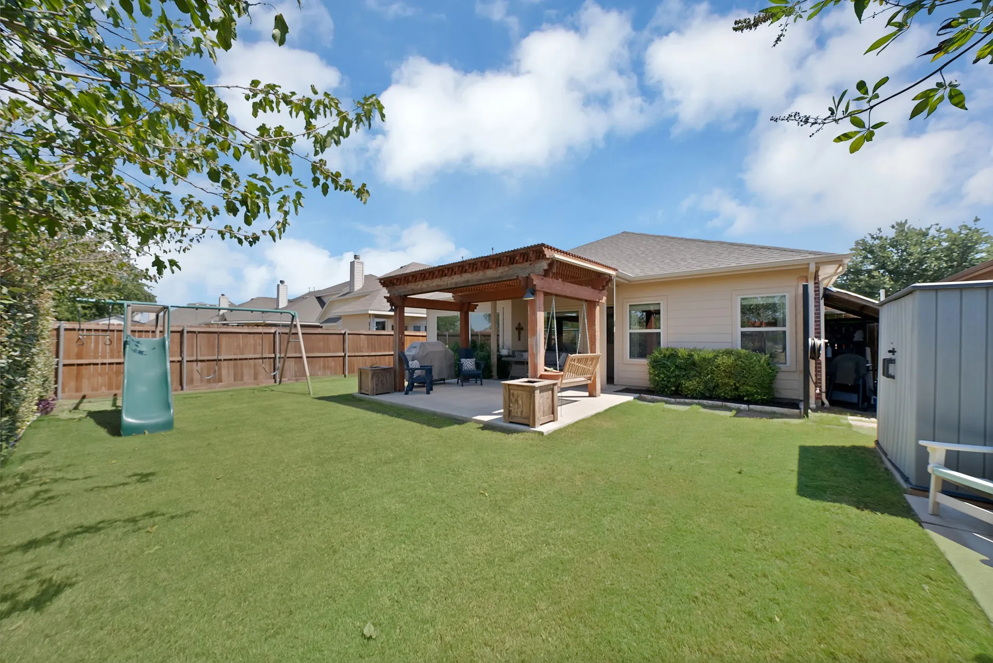 Single Family Residence For Sale in Tarrant County , 9644 Willow Branch Way, Fort Worth, Texas 76036, 3 Bedroom, 2 Bathroom, 2 Garage spaces, 1,802 Sqft, built in 2014, mls#21375130, Real Estate Agent in Fort Worth, Homes For Sale in Tarrant county, Homes For Sale in Fort Worth, Realtor in Fort Worth Texas, Real Estate Brokerage Independent Realty Texas, Luminita Cordes Realtor