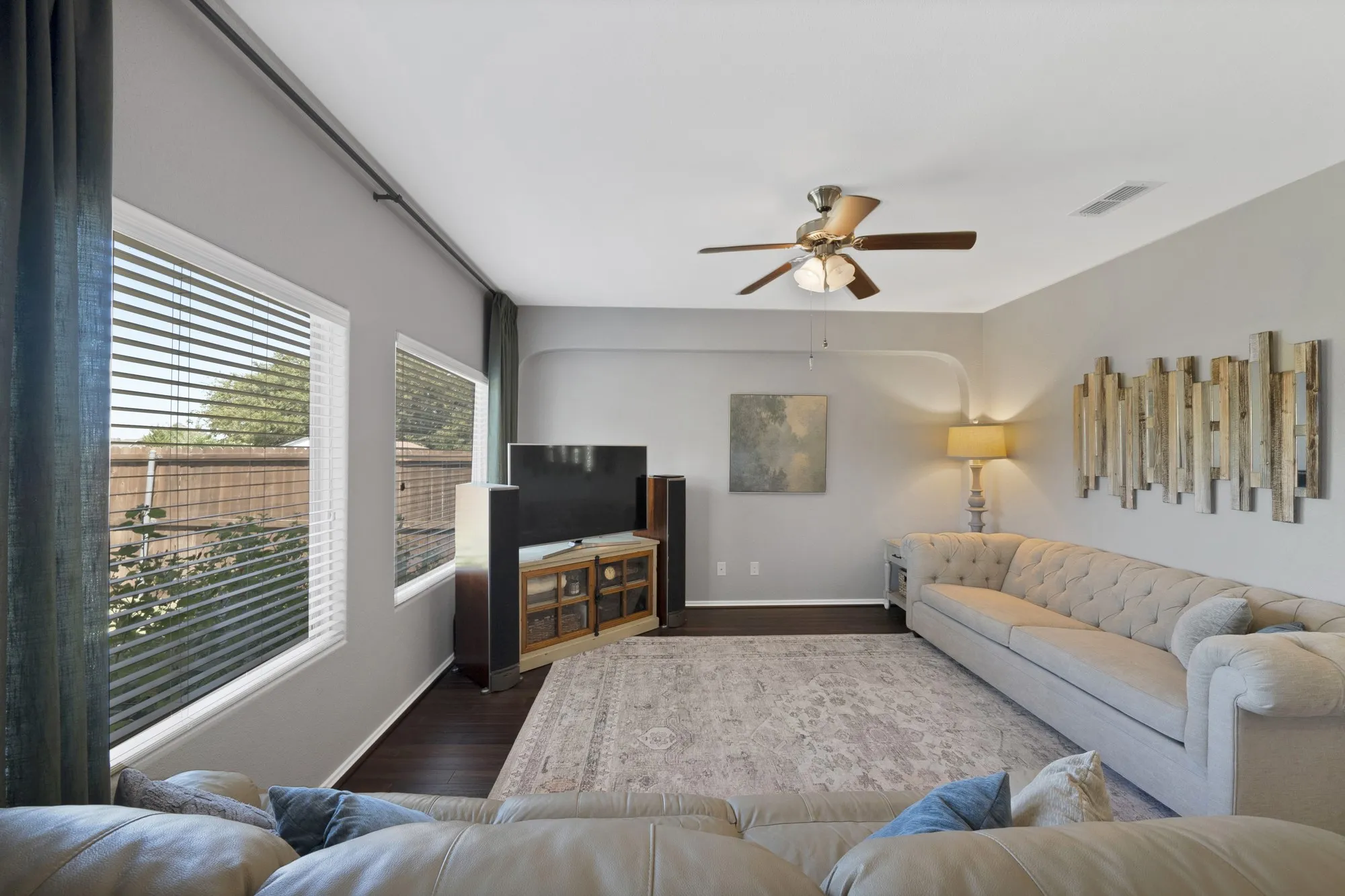 Single Family Residence For Sale in Tarrant County , 9644 Willow Branch Way, Fort Worth, Texas 76036, 3 Bedroom, 2 Bathroom, 2 Garage spaces, 1,802 Sqft, built in 2014, mls#21375130, Real Estate Agent in Fort Worth, Homes For Sale in Tarrant county, Homes For Sale in Fort Worth, Realtor in Fort Worth Texas, Real Estate Brokerage Independent Realty Texas, Luminita Cordes Realtor