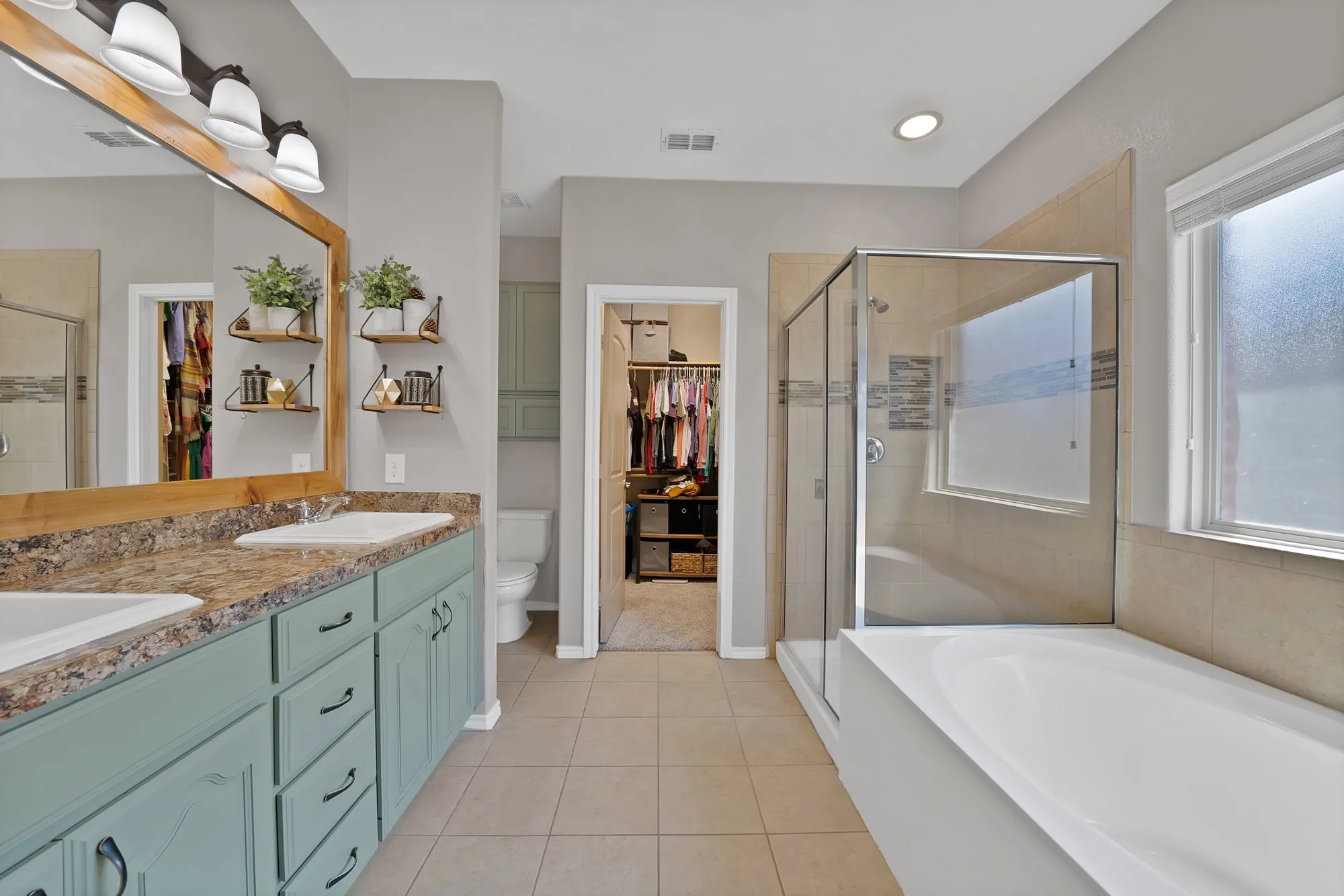 Single Family Residence For Sale in Tarrant County , 9644 Willow Branch Way, Fort Worth, Texas 76036, 3 Bedroom, 2 Bathroom, 2 Garage spaces, 1,802 Sqft, built in 2014, mls#21375130, Real Estate Agent in Fort Worth, Homes For Sale in Tarrant county, Homes For Sale in Fort Worth, Realtor in Fort Worth Texas, Real Estate Brokerage Independent Realty Texas, Luminita Cordes Realtor
