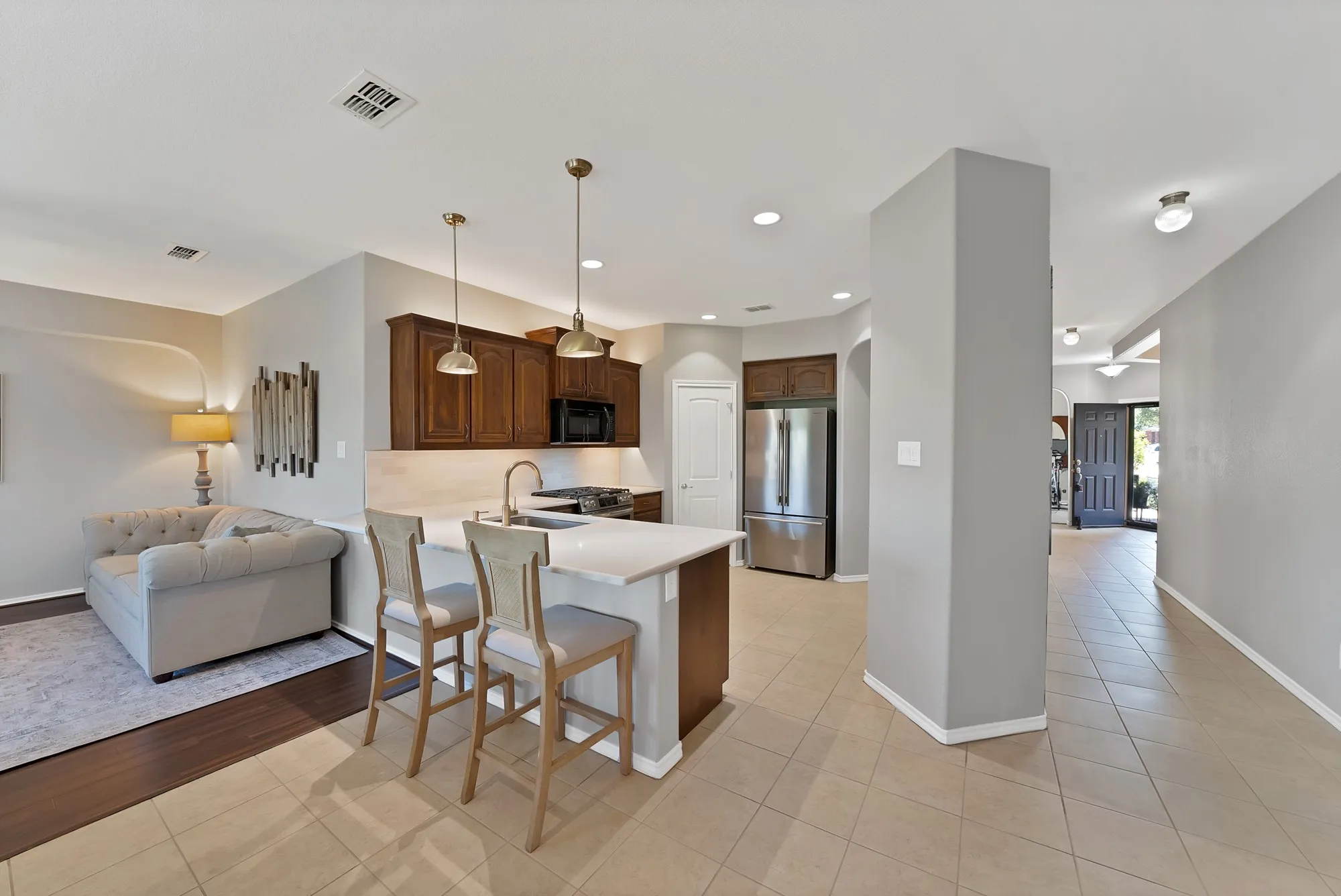 Single Family Residence For Sale in Tarrant County , 9644 Willow Branch Way, Fort Worth, Texas 76036, 3 Bedroom, 2 Bathroom, 2 Garage spaces, 1,802 Sqft, built in 2014, mls#21375130, Real Estate Agent in Fort Worth, Homes For Sale in Tarrant county, Homes For Sale in Fort Worth, Realtor in Fort Worth Texas, Real Estate Brokerage Independent Realty Texas, Luminita Cordes Realtor
