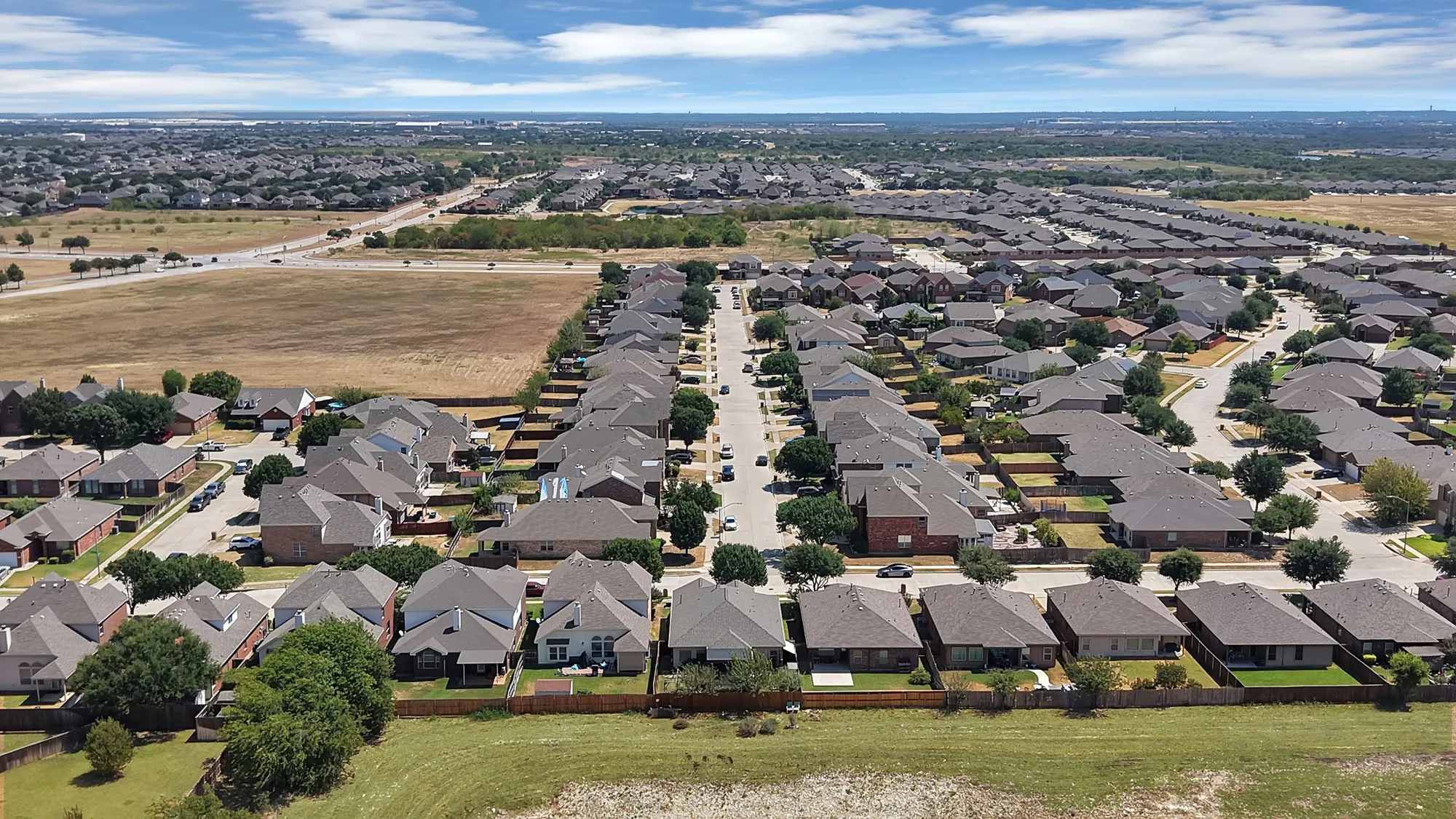 Single Family Residence For Sale in Tarrant County , 9644 Willow Branch Way, Fort Worth, Texas 76036, 3 Bedroom, 2 Bathroom, 2 Garage spaces, 1,802 Sqft, built in 2014, mls#21375130, Real Estate Agent in Fort Worth, Homes For Sale in Tarrant county, Homes For Sale in Fort Worth, Realtor in Fort Worth Texas, Real Estate Brokerage Independent Realty Texas, Luminita Cordes Realtor