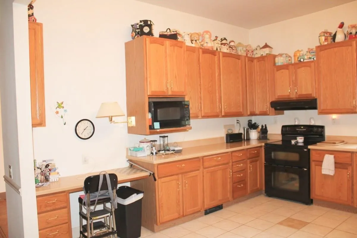 Single Family Residence For Sale in Hunt County , 1365 Signal Road, Quinlan, Texas 75474, 4 Bedroom, 3 Bathroom, 1 Garage spaces, 3,720 Sqft, built in 2004, mls#21375153, Real Estate Agent in Quinlan, Homes For Sale in Hunt county, Homes For Sale in Quinlan, Realtor in Quinlan Texas, Real Estate Brokerage Independent Realty Texas, Luminita Cordes Realtor