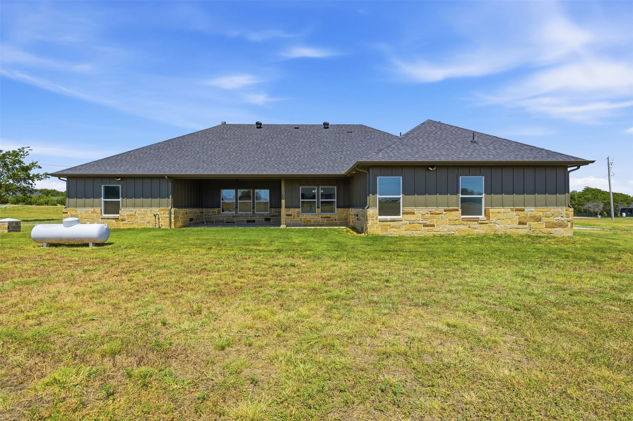 Single Family Residence For Sale in Johnson County , 6657 Buffalo Ridge Circle, Godley, Texas 76044, 4 Bedroom, 3 Bathroom, 2 Garage spaces, 2,353 Sqft, built in 2024, mls#21375154, Real Estate Agent in Godley, Homes For Sale in Johnson county, Homes For Sale in Godley, Realtor in Godley Texas, Real Estate Brokerage Independent Realty Texas, Luminita Cordes Realtor
