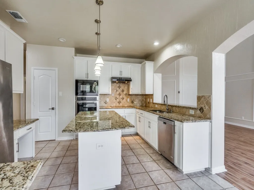 Single Family Residence For Rent in Collin County , 4612 Old Pond Drive, Plano, Texas 75024, 4 Bedroom, 4 Bathroom, 3 Garage spaces, 3,501 Sqft, built in 1997, mls#21375100, Real Estate Agent in Plano, Homes For Rent in Collin county, Homes For Rent in Plano, Realtor in Plano Texas, Real Estate Brokerage Independent Realty Texas, Luminita Cordes Realtor