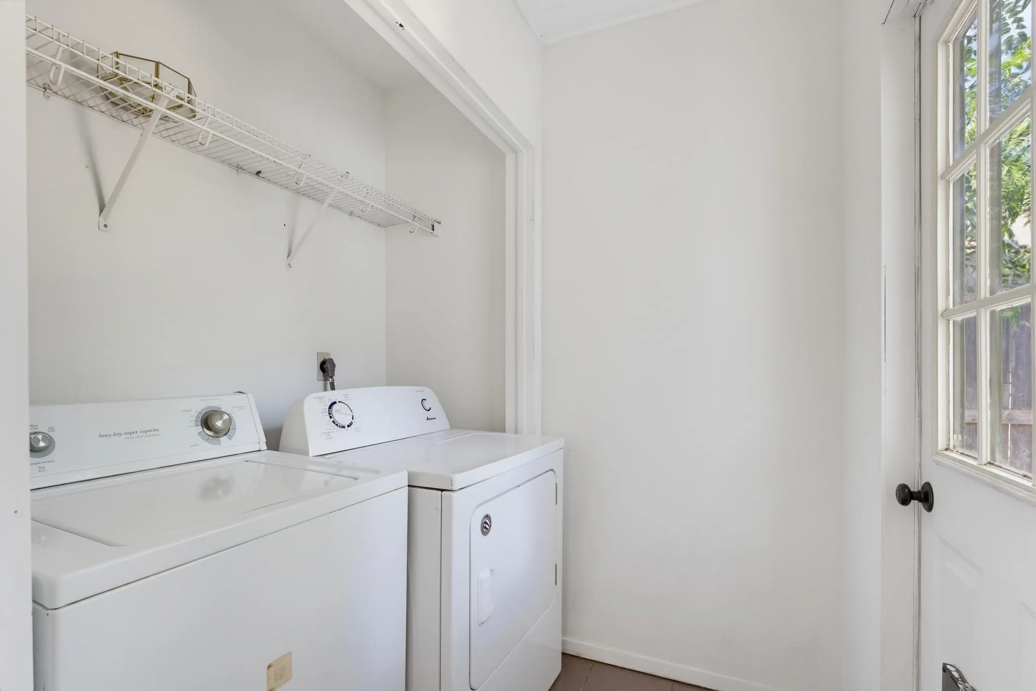 Single Family Residence For Sale in Taylor County , 1042 Santos Street, Abilene, Texas 79605, 5 Bedroom, 2 Bathroom, Garage spaces, 3,060 Sqft, built in 1957, mls#21375112, Real Estate Agent in Abilene, Homes For Sale in Taylor county, Homes For Sale in Abilene, Realtor in Abilene Texas, Real Estate Brokerage Independent Realty Texas, Luminita Cordes Realtor