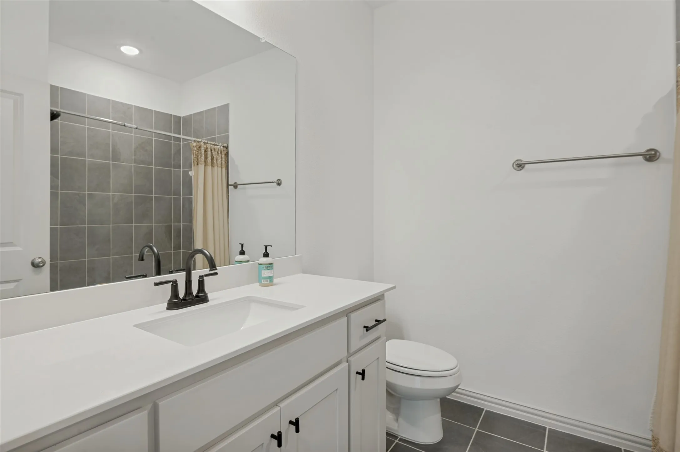 Townhouse For Rent in Collin County , 8895 Stablehand Mews, Frisco, Texas 75035, 2 Bedroom, 3 Bathroom, 2 Garage spaces, 2,042 Sqft, built in 2023, mls#21375160, Real Estate Agent in Frisco, Homes For Rent in Collin county, Homes For Rent in Frisco, Realtor in Frisco Texas, Real Estate Brokerage Independent Realty Texas, Luminita Cordes Realtor