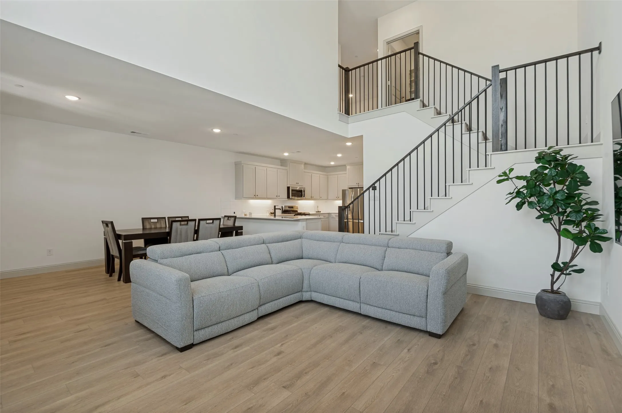 Townhouse For Rent in Collin County , 8895 Stablehand Mews, Frisco, Texas 75035, 2 Bedroom, 3 Bathroom, 2 Garage spaces, 2,042 Sqft, built in 2023, mls#21375160, Real Estate Agent in Frisco, Homes For Rent in Collin county, Homes For Rent in Frisco, Realtor in Frisco Texas, Real Estate Brokerage Independent Realty Texas, Luminita Cordes Realtor
