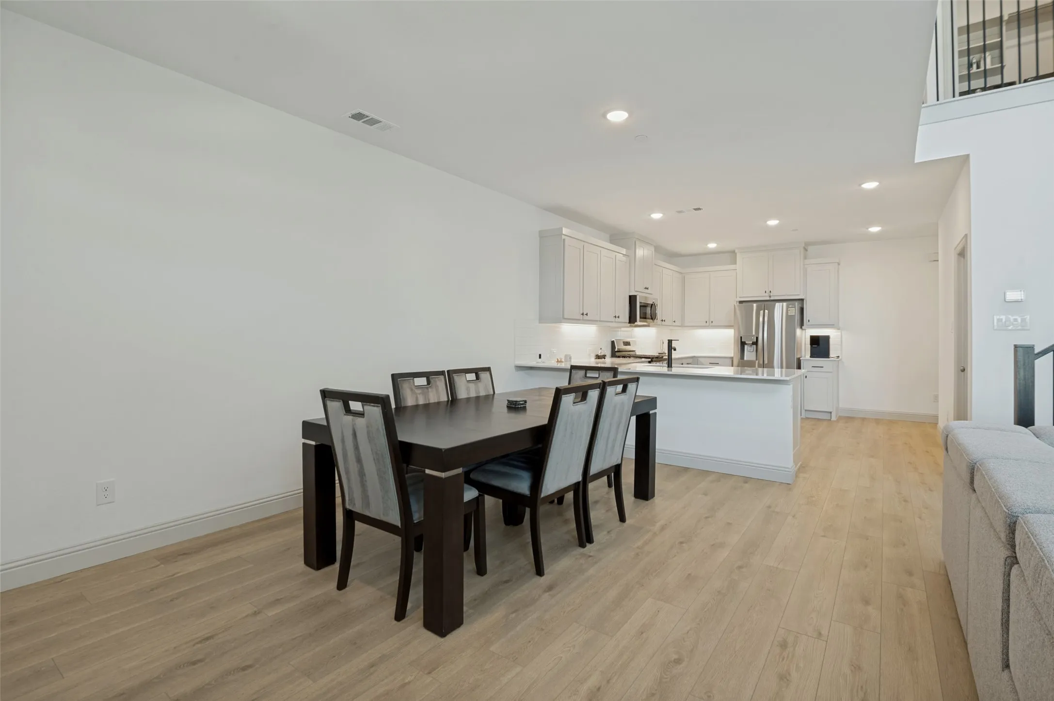 Townhouse For Rent in Collin County , 8895 Stablehand Mews, Frisco, Texas 75035, 2 Bedroom, 3 Bathroom, 2 Garage spaces, 2,042 Sqft, built in 2023, mls#21375160, Real Estate Agent in Frisco, Homes For Rent in Collin county, Homes For Rent in Frisco, Realtor in Frisco Texas, Real Estate Brokerage Independent Realty Texas, Luminita Cordes Realtor
