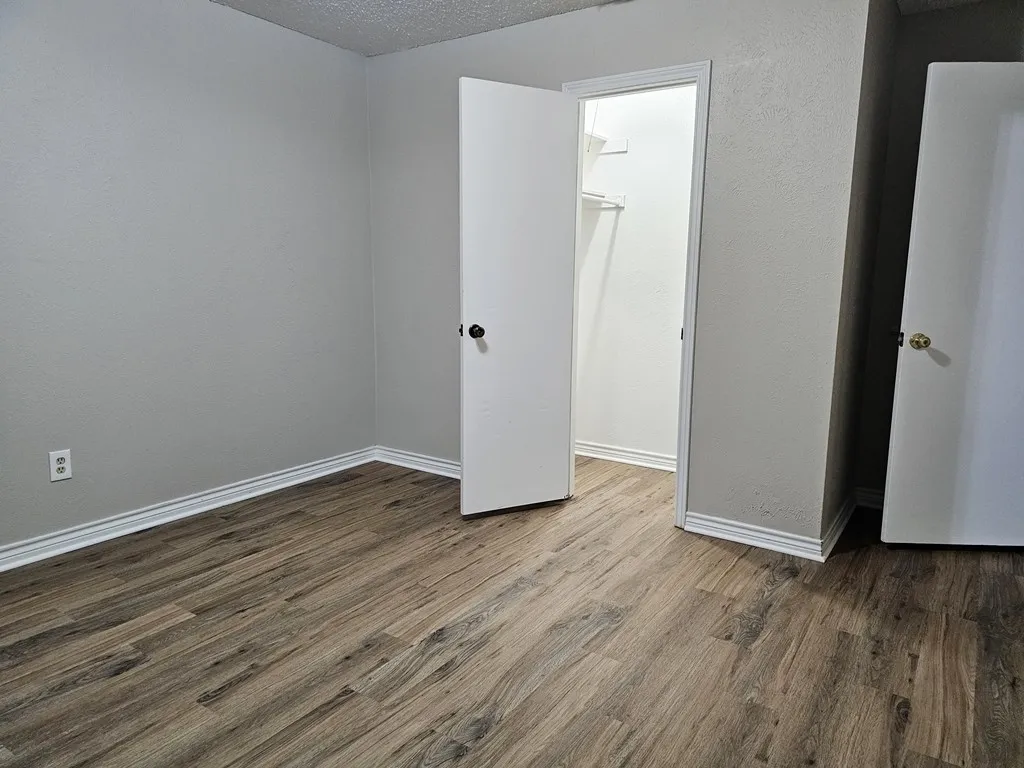 Duplex For Rent in Dallas County , 309 Christie Court, Irving, Texas 75060, 3 Bedroom, 2 Bathroom, Garage spaces, 1,330 Sqft, built in 1978, mls#21375155, Real Estate Agent in Irving, Homes For Rent in Dallas county, Homes For Rent in Irving, Realtor in Irving Texas, Real Estate Brokerage Independent Realty Texas, Luminita Cordes Realtor