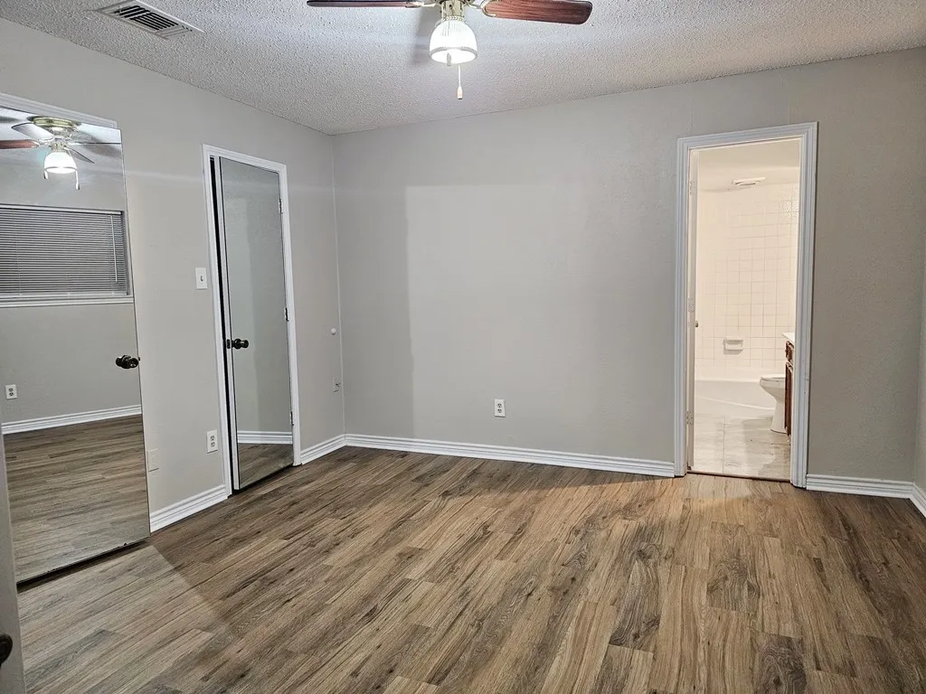 Duplex For Rent in Dallas County , 309 Christie Court, Irving, Texas 75060, 3 Bedroom, 2 Bathroom, Garage spaces, 1,330 Sqft, built in 1978, mls#21375155, Real Estate Agent in Irving, Homes For Rent in Dallas county, Homes For Rent in Irving, Realtor in Irving Texas, Real Estate Brokerage Independent Realty Texas, Luminita Cordes Realtor