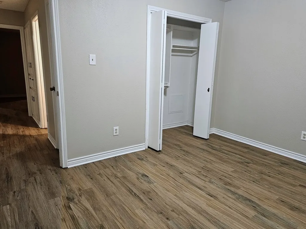Duplex For Rent in Dallas County , 309 Christie Court, Irving, Texas 75060, 3 Bedroom, 2 Bathroom, Garage spaces, 1,330 Sqft, built in 1978, mls#21375155, Real Estate Agent in Irving, Homes For Rent in Dallas county, Homes For Rent in Irving, Realtor in Irving Texas, Real Estate Brokerage Independent Realty Texas, Luminita Cordes Realtor