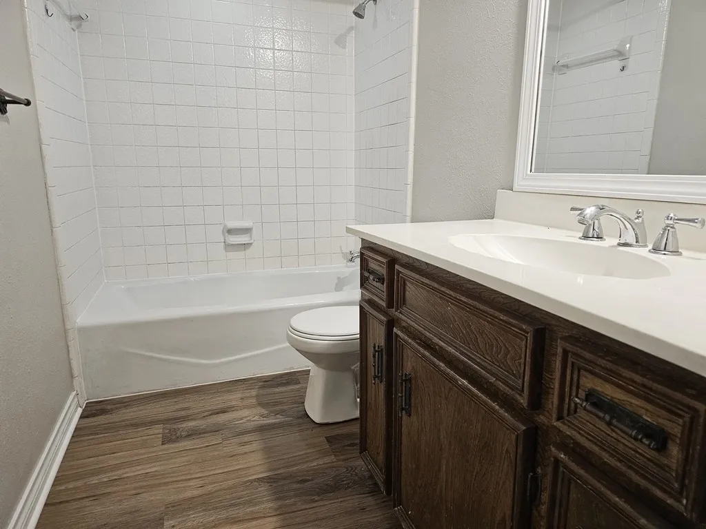 Duplex For Rent in Dallas County , 309 Christie Court, Irving, Texas 75060, 3 Bedroom, 2 Bathroom, Garage spaces, 1,330 Sqft, built in 1978, mls#21375155, Real Estate Agent in Irving, Homes For Rent in Dallas county, Homes For Rent in Irving, Realtor in Irving Texas, Real Estate Brokerage Independent Realty Texas, Luminita Cordes Realtor