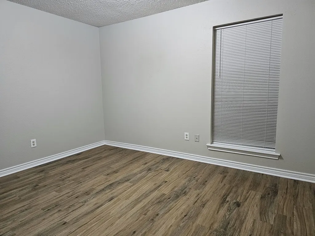 Duplex For Rent in Dallas County , 309 Christie Court, Irving, Texas 75060, 3 Bedroom, 2 Bathroom, Garage spaces, 1,330 Sqft, built in 1978, mls#21375155, Real Estate Agent in Irving, Homes For Rent in Dallas county, Homes For Rent in Irving, Realtor in Irving Texas, Real Estate Brokerage Independent Realty Texas, Luminita Cordes Realtor