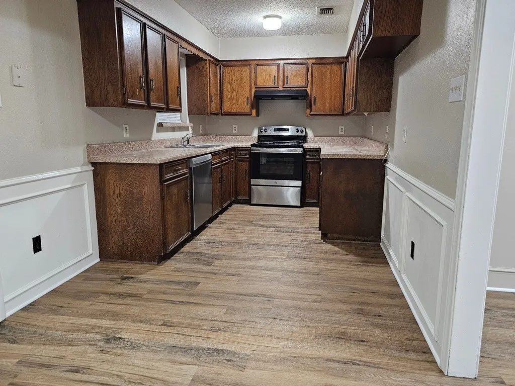 Duplex For Rent in Dallas County , 309 Christie Court, Irving, Texas 75060, 3 Bedroom, 2 Bathroom, Garage spaces, 1,330 Sqft, built in 1978, mls#21375155, Real Estate Agent in Irving, Homes For Rent in Dallas county, Homes For Rent in Irving, Realtor in Irving Texas, Real Estate Brokerage Independent Realty Texas, Luminita Cordes Realtor
