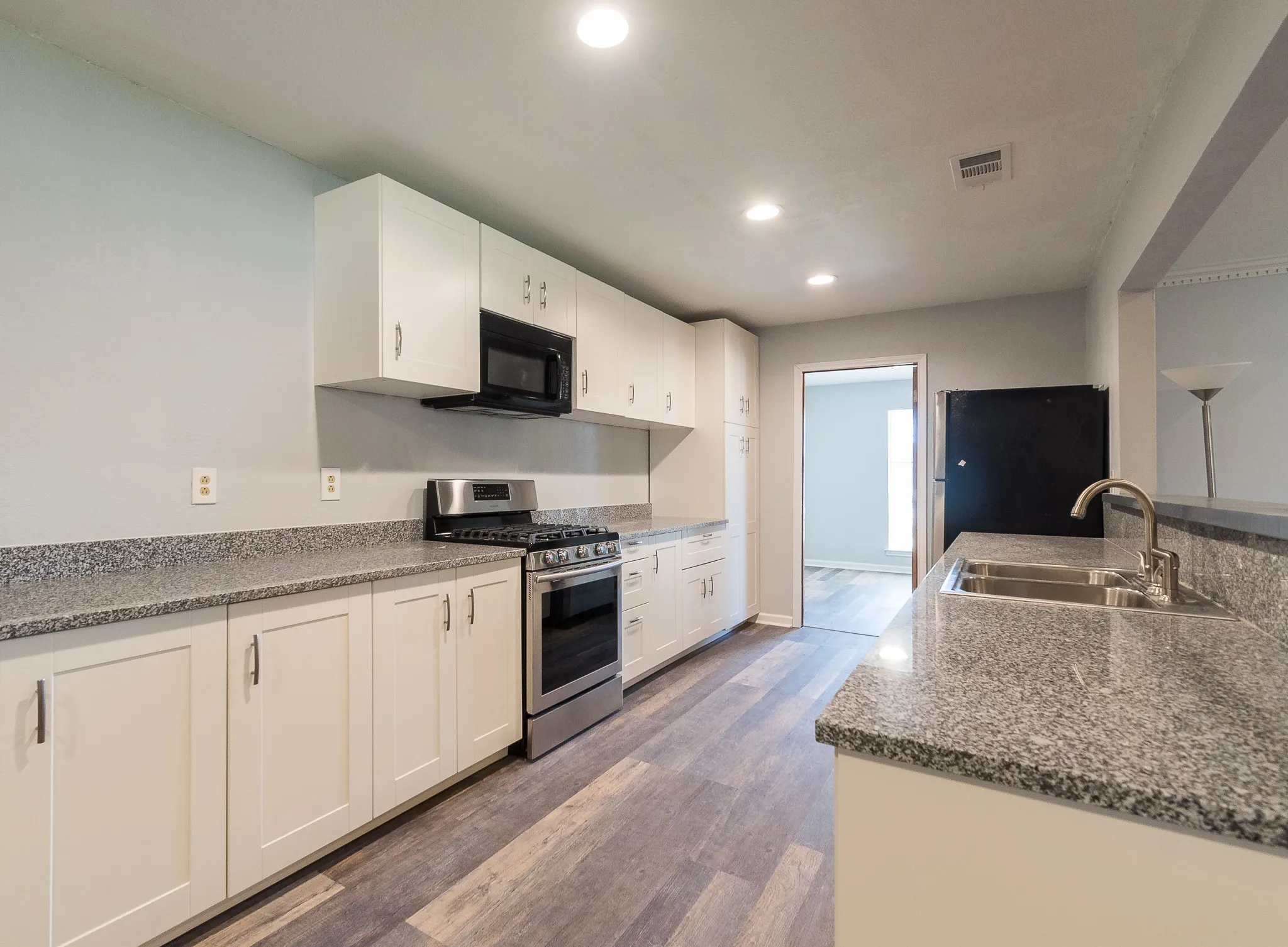 Single Family Residence For Rent in Dallas County , 9190 Orbiter Circle, Dallas, Texas 75243, 3 Bedroom, 3 Bathroom, 2 Garage spaces, 2,237 Sqft, built in 1971, mls#21375166, Real Estate Agent in Dallas, Homes For Rent in Dallas county, Homes For Rent in Dallas, Realtor in Dallas Texas, Real Estate Brokerage Independent Realty Texas, Luminita Cordes Realtor
