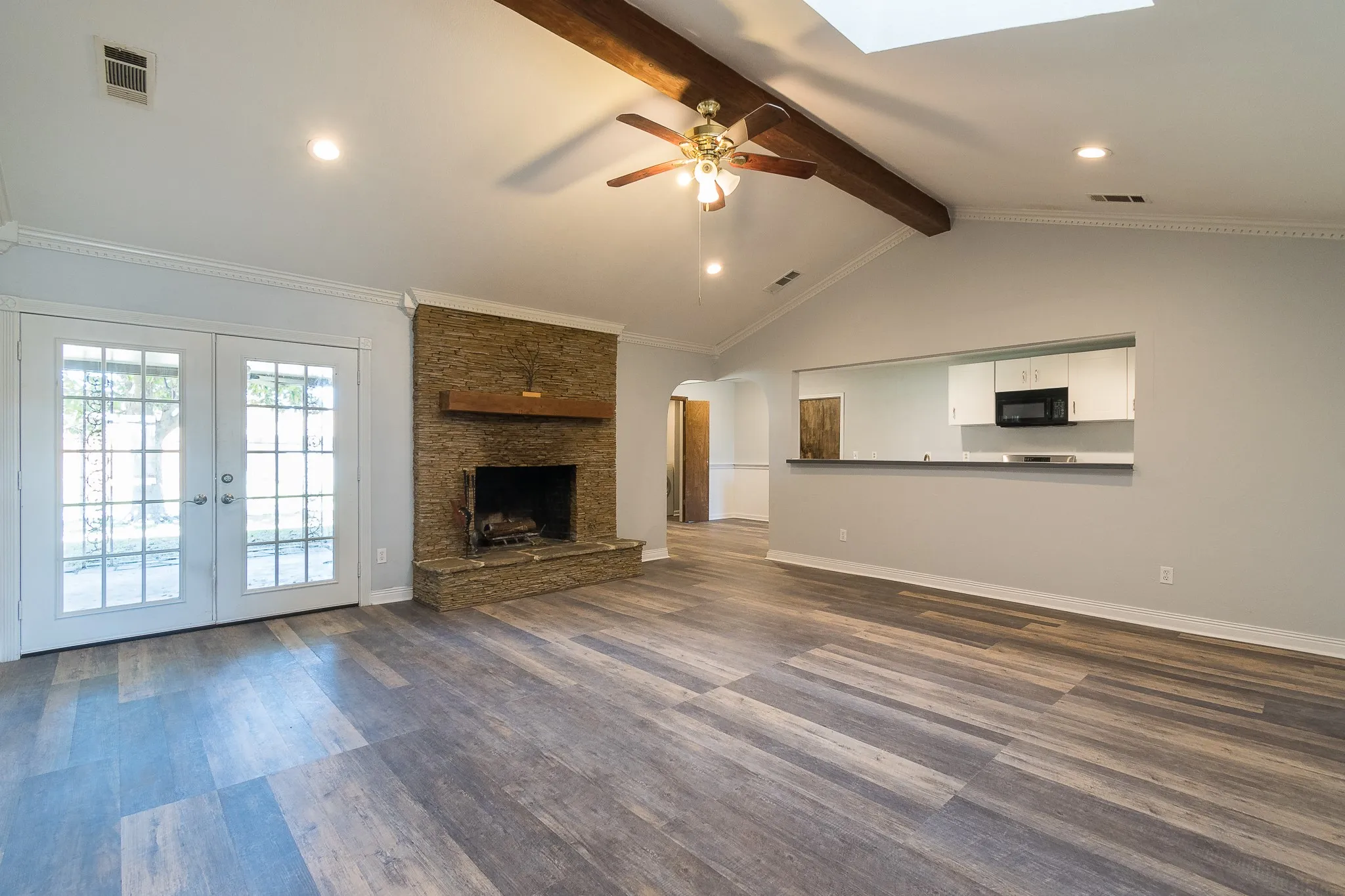 Single Family Residence For Rent in Dallas County , 9190 Orbiter Circle, Dallas, Texas 75243, 3 Bedroom, 3 Bathroom, 2 Garage spaces, 2,237 Sqft, built in 1971, mls#21375166, Real Estate Agent in Dallas, Homes For Rent in Dallas county, Homes For Rent in Dallas, Realtor in Dallas Texas, Real Estate Brokerage Independent Realty Texas, Luminita Cordes Realtor