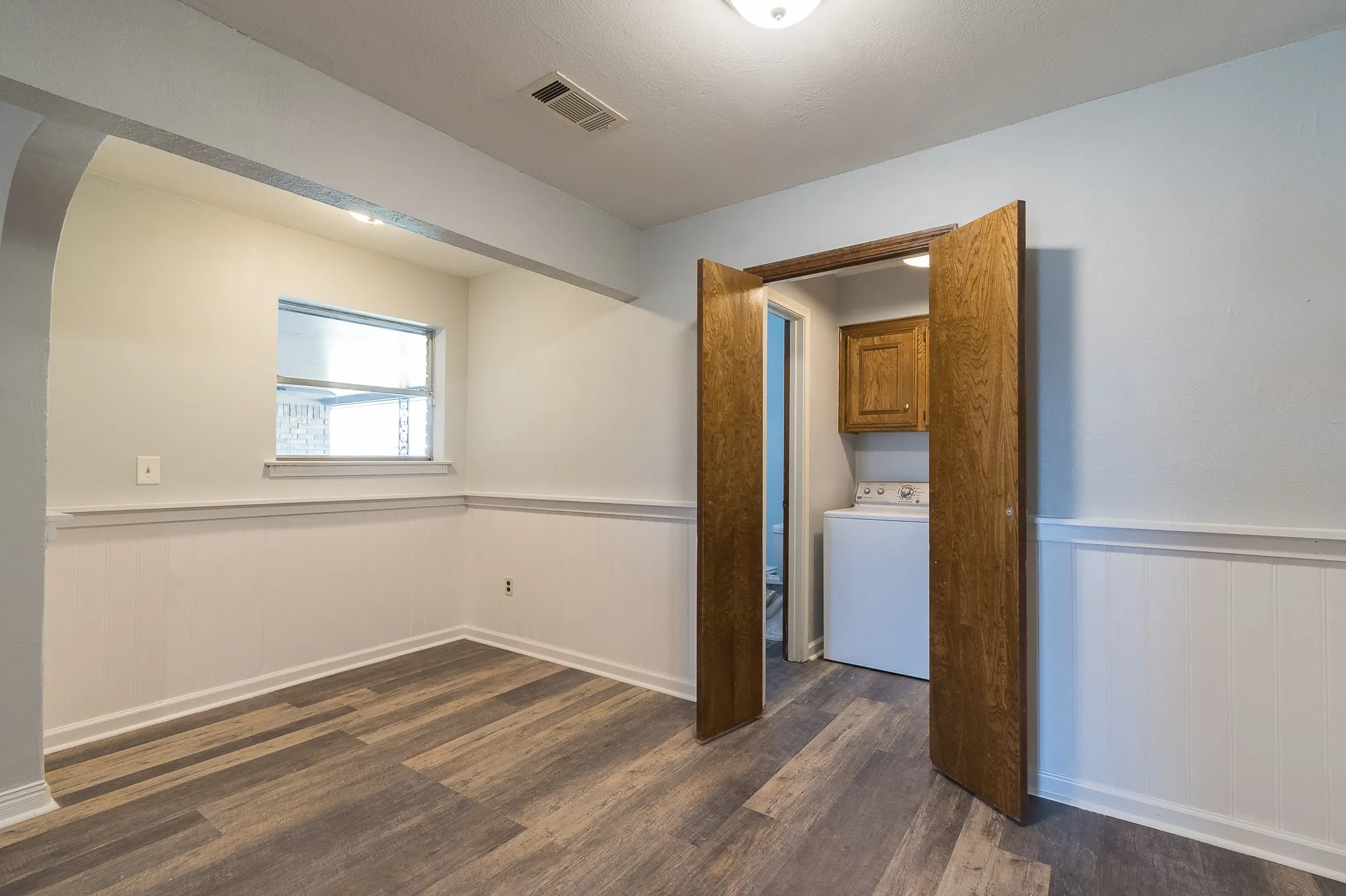 Single Family Residence For Rent in Dallas County , 9190 Orbiter Circle, Dallas, Texas 75243, 3 Bedroom, 3 Bathroom, 2 Garage spaces, 2,237 Sqft, built in 1971, mls#21375166, Real Estate Agent in Dallas, Homes For Rent in Dallas county, Homes For Rent in Dallas, Realtor in Dallas Texas, Real Estate Brokerage Independent Realty Texas, Luminita Cordes Realtor