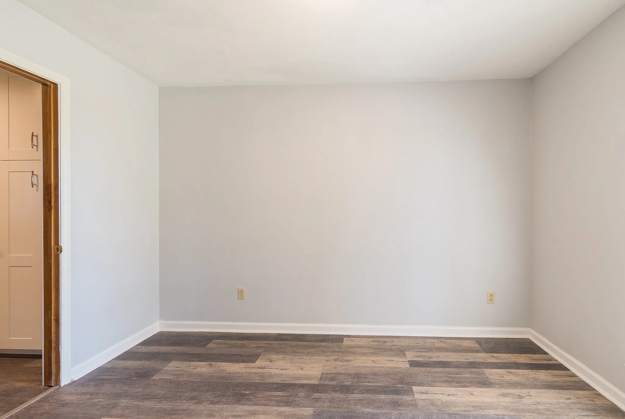Single Family Residence For Rent in Dallas County , 9190 Orbiter Circle, Dallas, Texas 75243, 3 Bedroom, 3 Bathroom, 2 Garage spaces, 2,237 Sqft, built in 1971, mls#21375166, Real Estate Agent in Dallas, Homes For Rent in Dallas county, Homes For Rent in Dallas, Realtor in Dallas Texas, Real Estate Brokerage Independent Realty Texas, Luminita Cordes Realtor