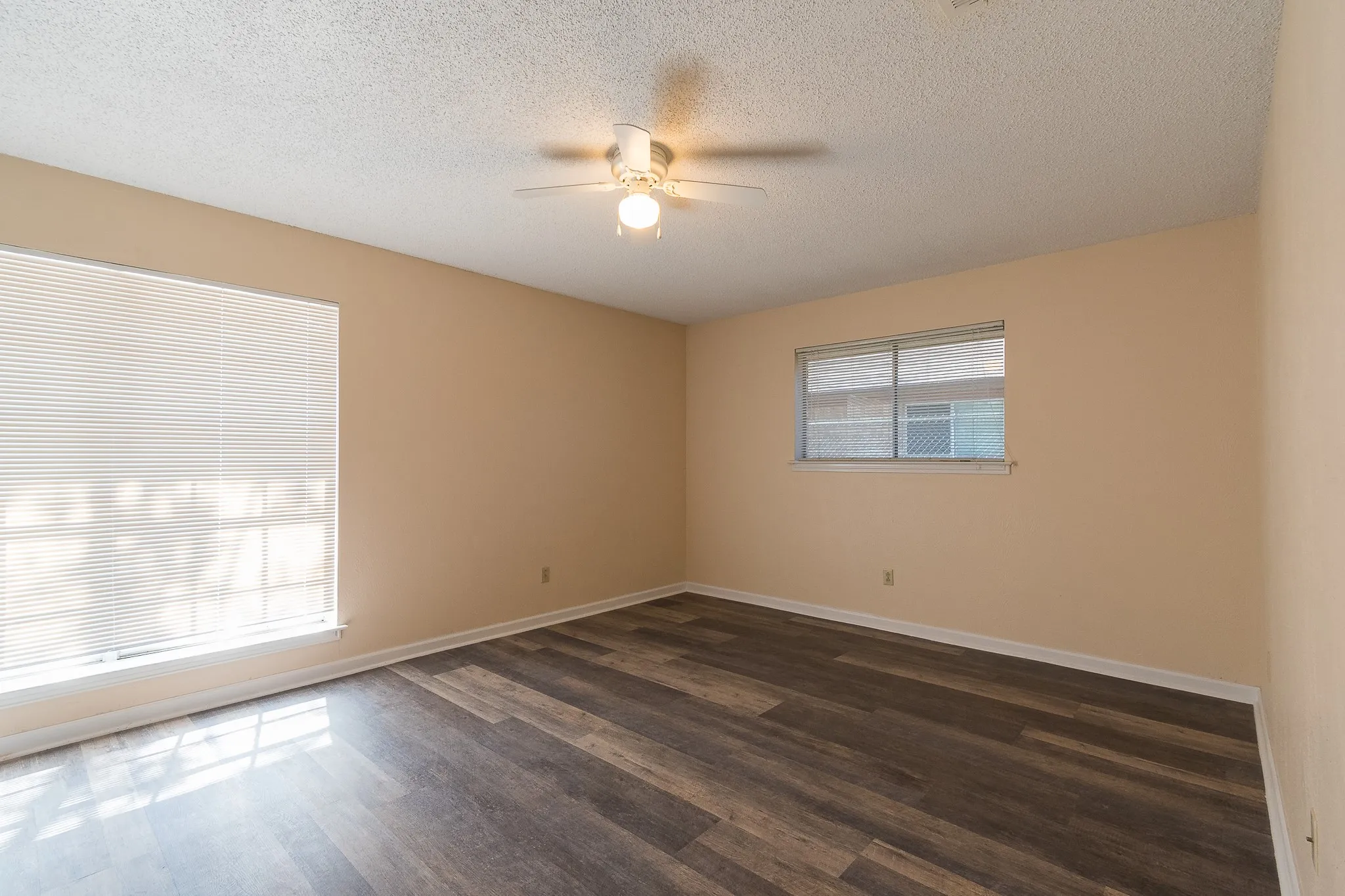 Single Family Residence For Rent in Dallas County , 9190 Orbiter Circle, Dallas, Texas 75243, 3 Bedroom, 3 Bathroom, 2 Garage spaces, 2,237 Sqft, built in 1971, mls#21375166, Real Estate Agent in Dallas, Homes For Rent in Dallas county, Homes For Rent in Dallas, Realtor in Dallas Texas, Real Estate Brokerage Independent Realty Texas, Luminita Cordes Realtor