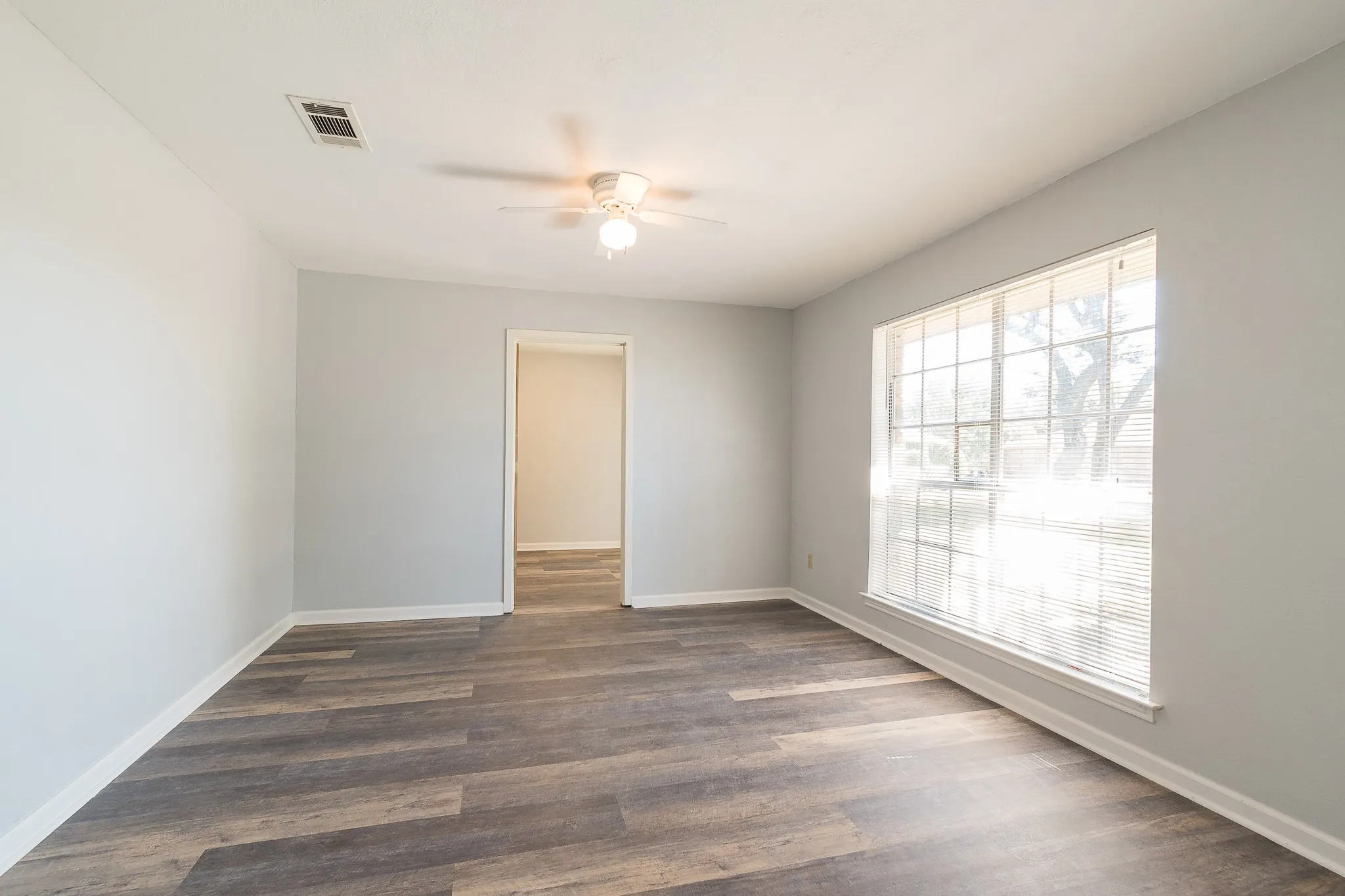 Single Family Residence For Rent in Dallas County , 9190 Orbiter Circle, Dallas, Texas 75243, 3 Bedroom, 3 Bathroom, 2 Garage spaces, 2,237 Sqft, built in 1971, mls#21375166, Real Estate Agent in Dallas, Homes For Rent in Dallas county, Homes For Rent in Dallas, Realtor in Dallas Texas, Real Estate Brokerage Independent Realty Texas, Luminita Cordes Realtor