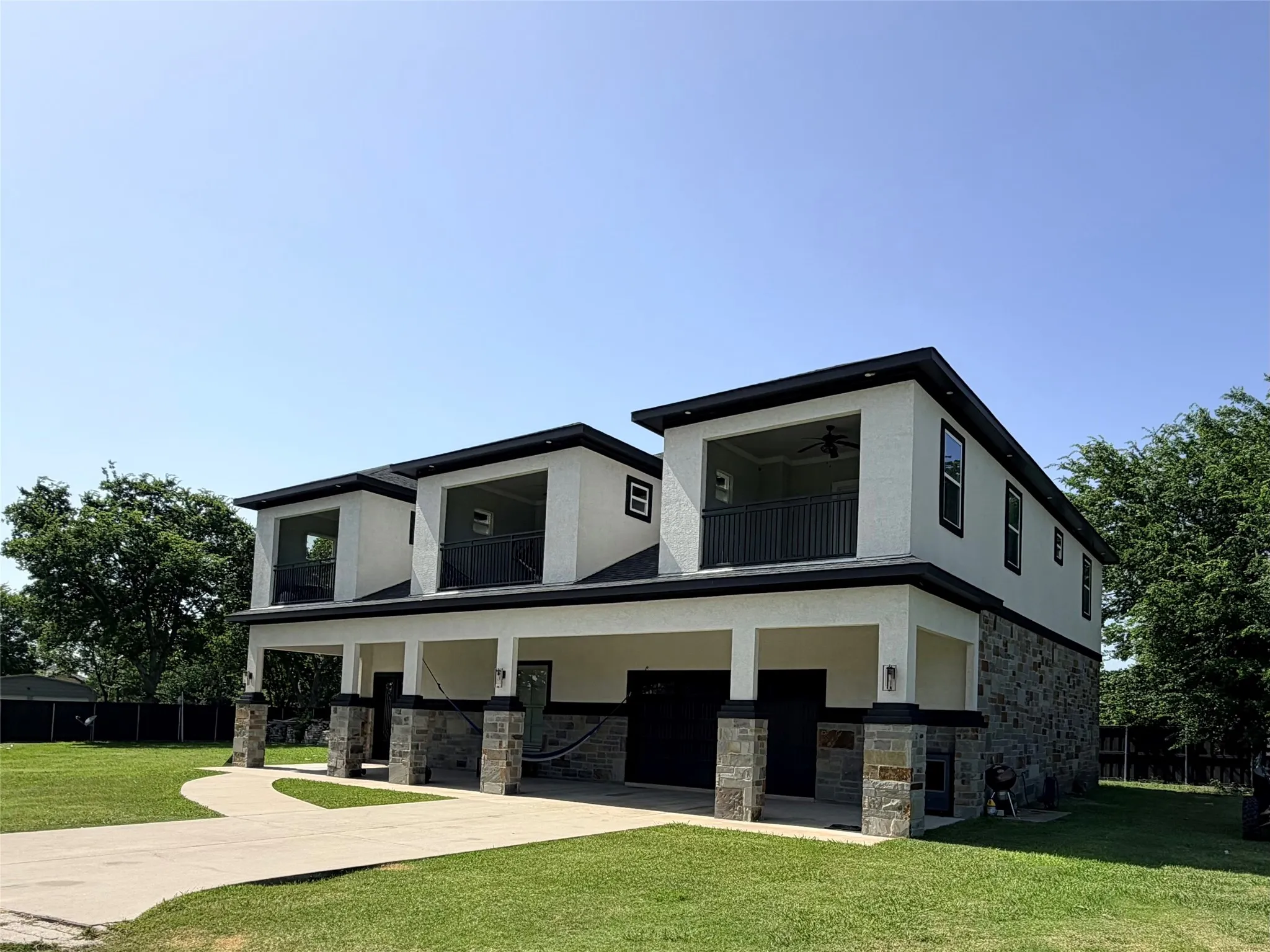 Single Family Residence For Sale in Collin County , 222 County Road 876, Princeton, Texas 75407, 4 Bedroom, 4 Bathroom, 8 Garage spaces, 4,676 Sqft, built in 2018, mls#21375168, Real Estate Agent in Princeton, Homes For Sale in Collin county, Homes For Sale in Princeton, Realtor in Princeton Texas, Real Estate Brokerage Independent Realty Texas, Luminita Cordes Realtor