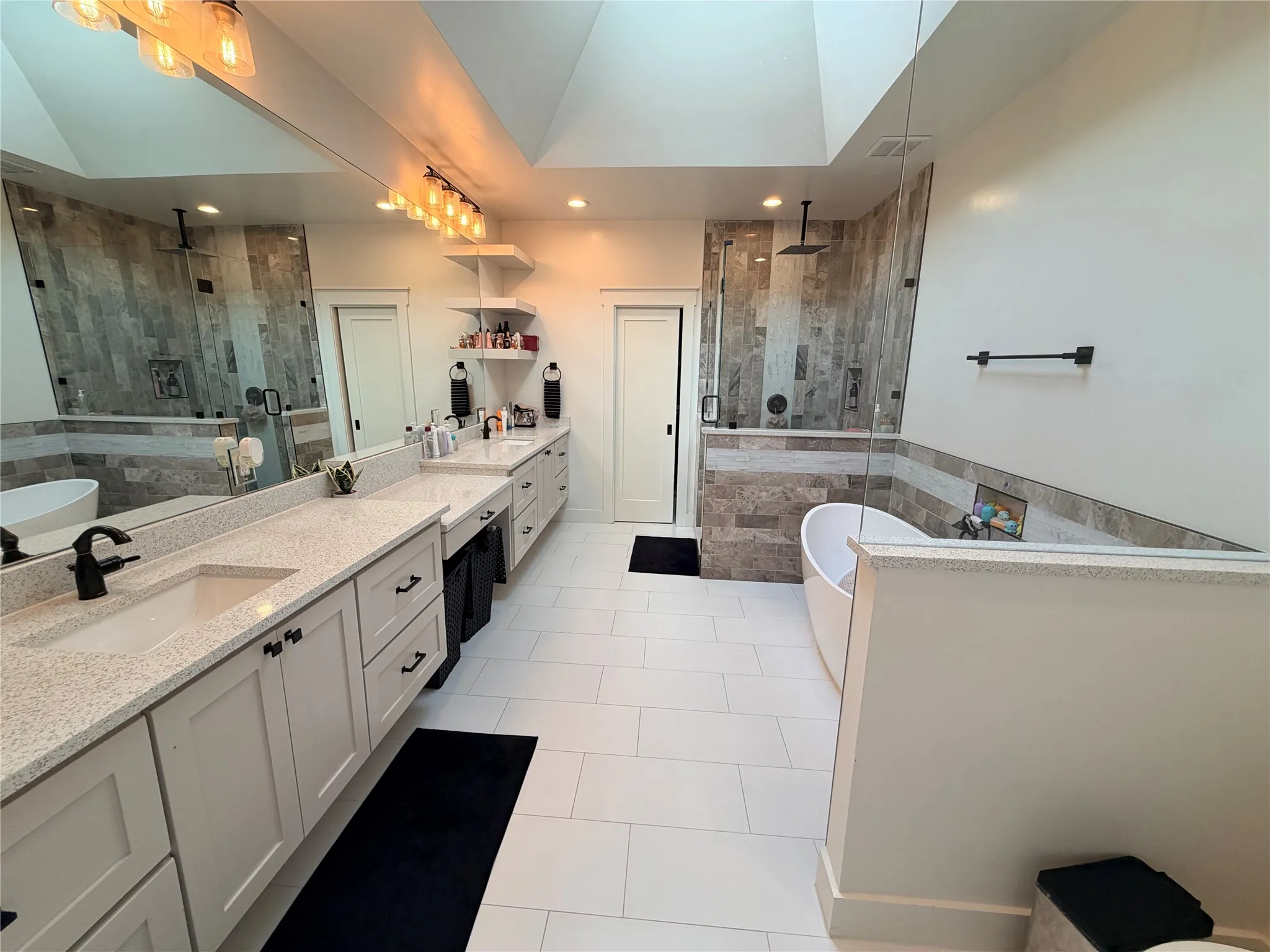 Single Family Residence For Sale in Collin County , 222 County Road 876, Princeton, Texas 75407, 4 Bedroom, 4 Bathroom, 8 Garage spaces, 4,676 Sqft, built in 2018, mls#21375168, Real Estate Agent in Princeton, Homes For Sale in Collin county, Homes For Sale in Princeton, Realtor in Princeton Texas, Real Estate Brokerage Independent Realty Texas, Luminita Cordes Realtor