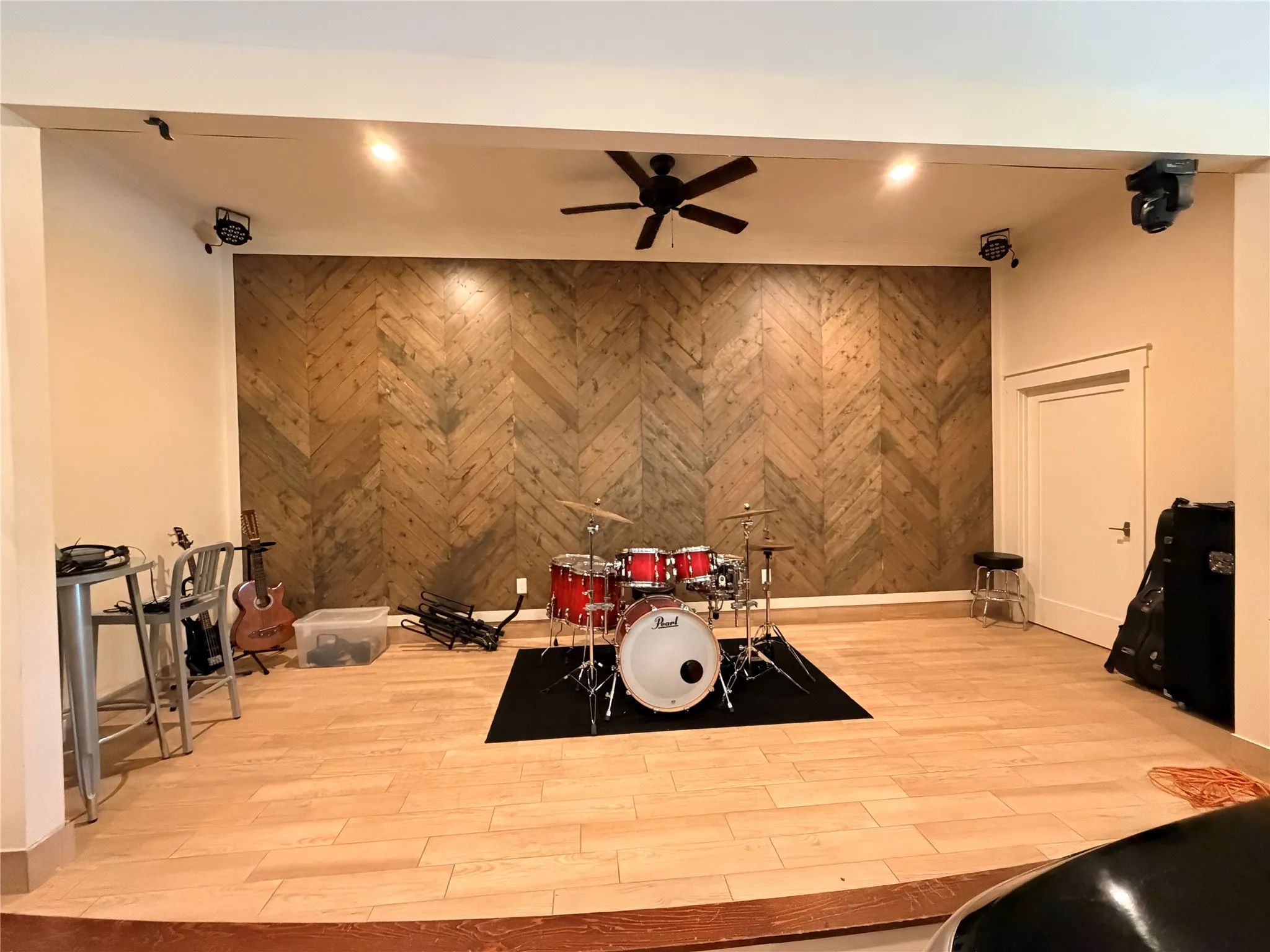 Single Family Residence For Sale in Collin County , 222 County Road 876, Princeton, Texas 75407, 4 Bedroom, 4 Bathroom, 8 Garage spaces, 4,676 Sqft, built in 2018, mls#21375168, Real Estate Agent in Princeton, Homes For Sale in Collin county, Homes For Sale in Princeton, Realtor in Princeton Texas, Real Estate Brokerage Independent Realty Texas, Luminita Cordes Realtor